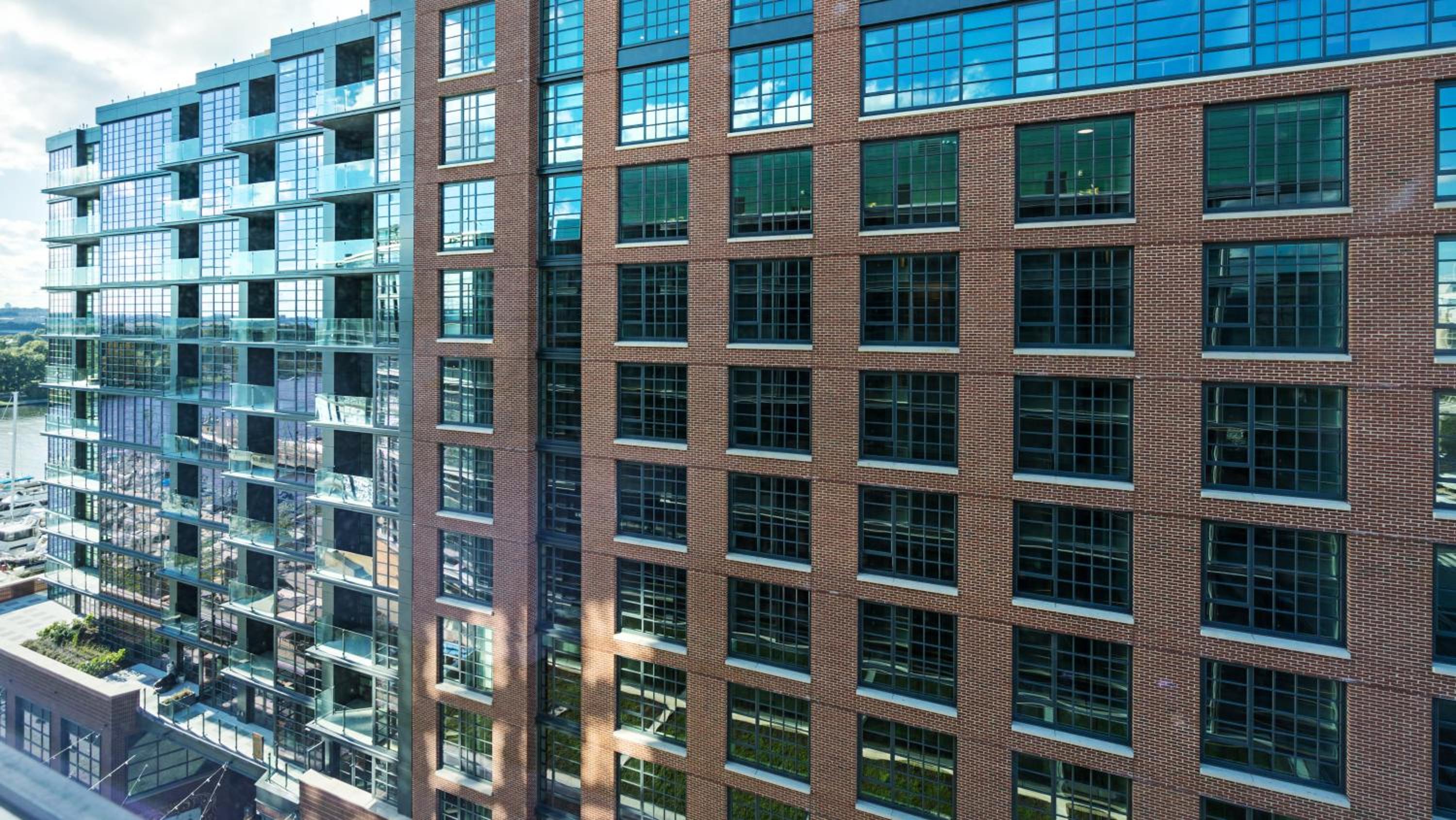 King Studio Suite with River View - Disability Access