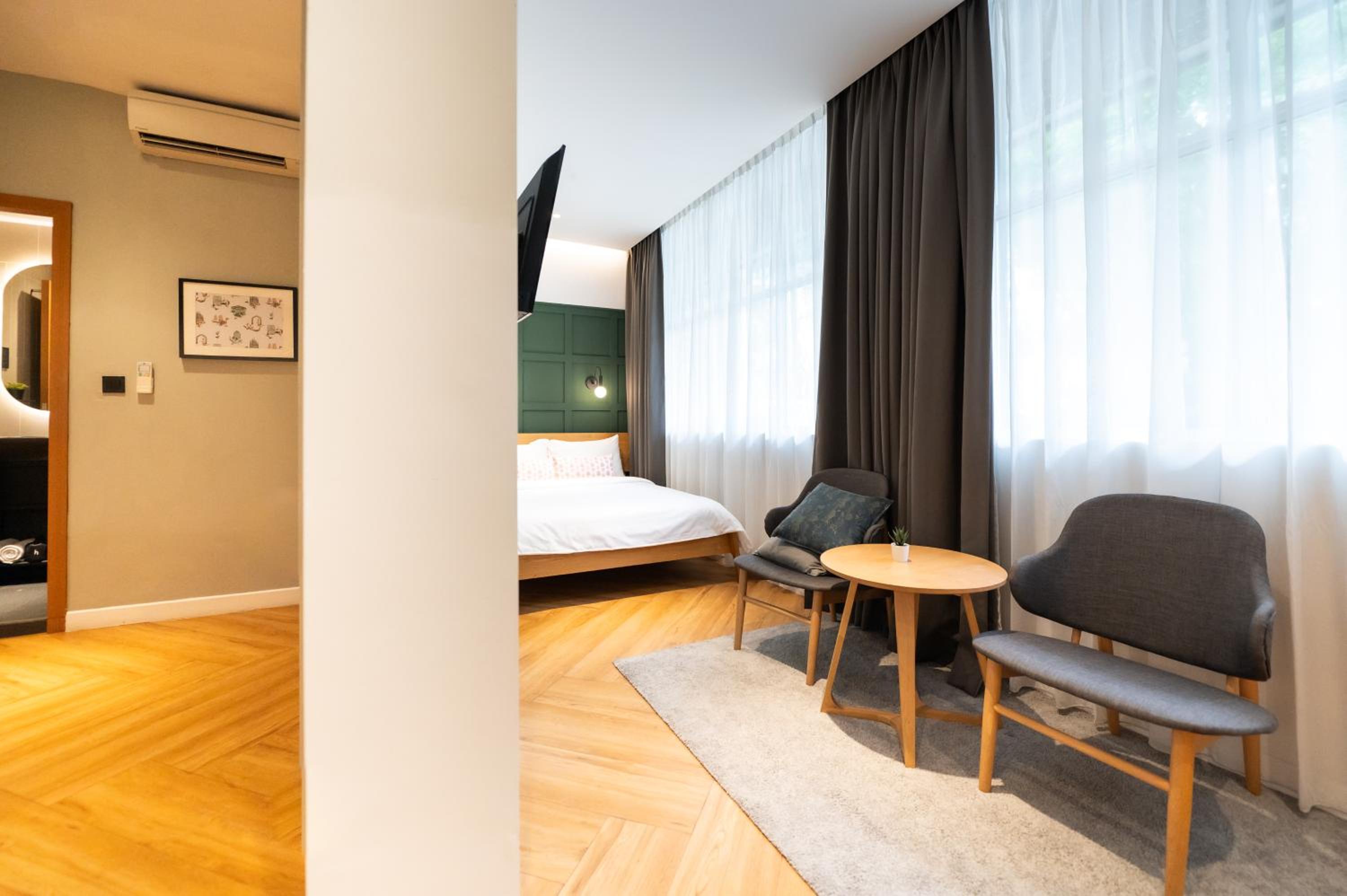 The Extra Large Room