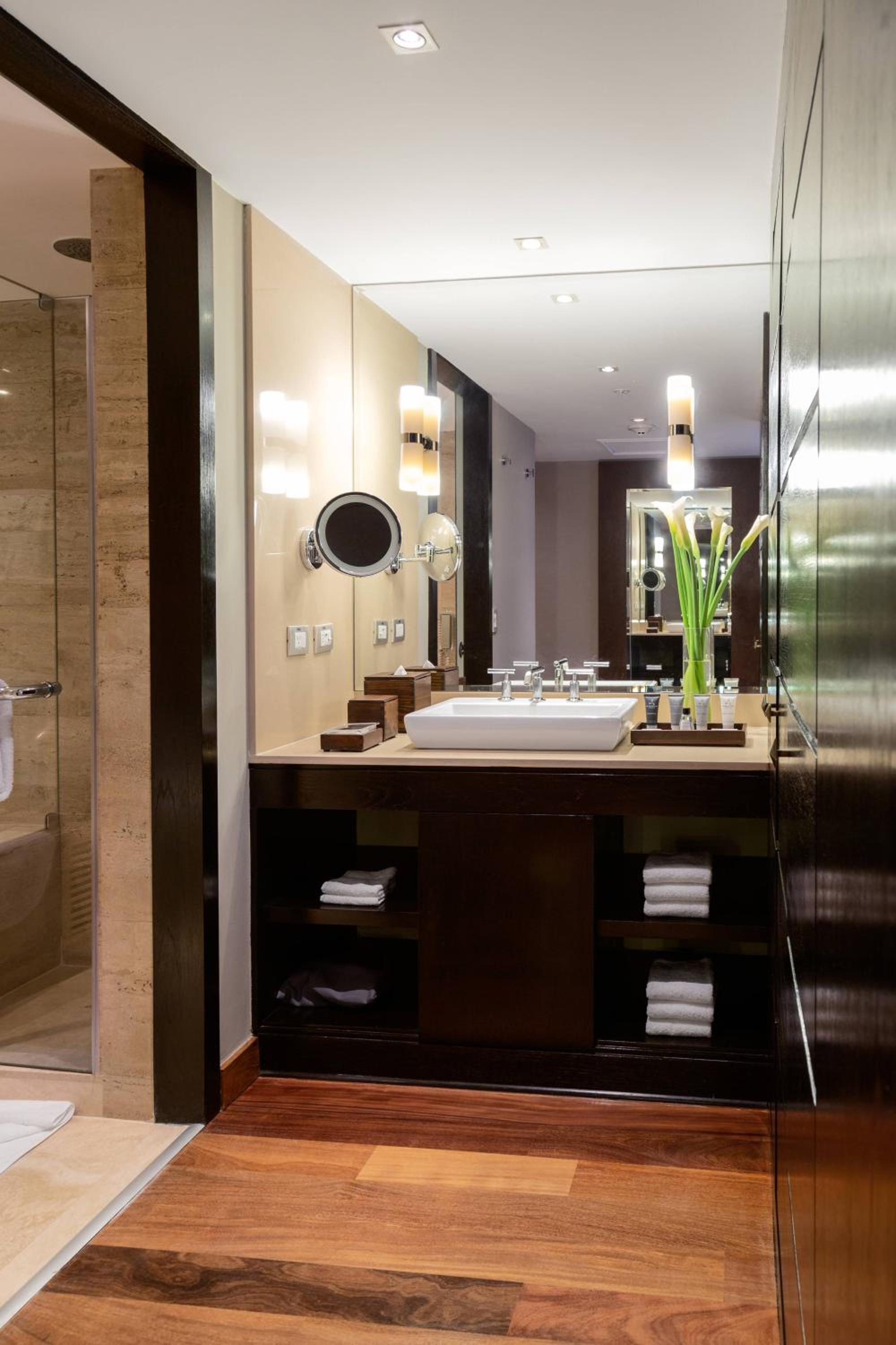 DELUXE ROOM, 1 King Bed