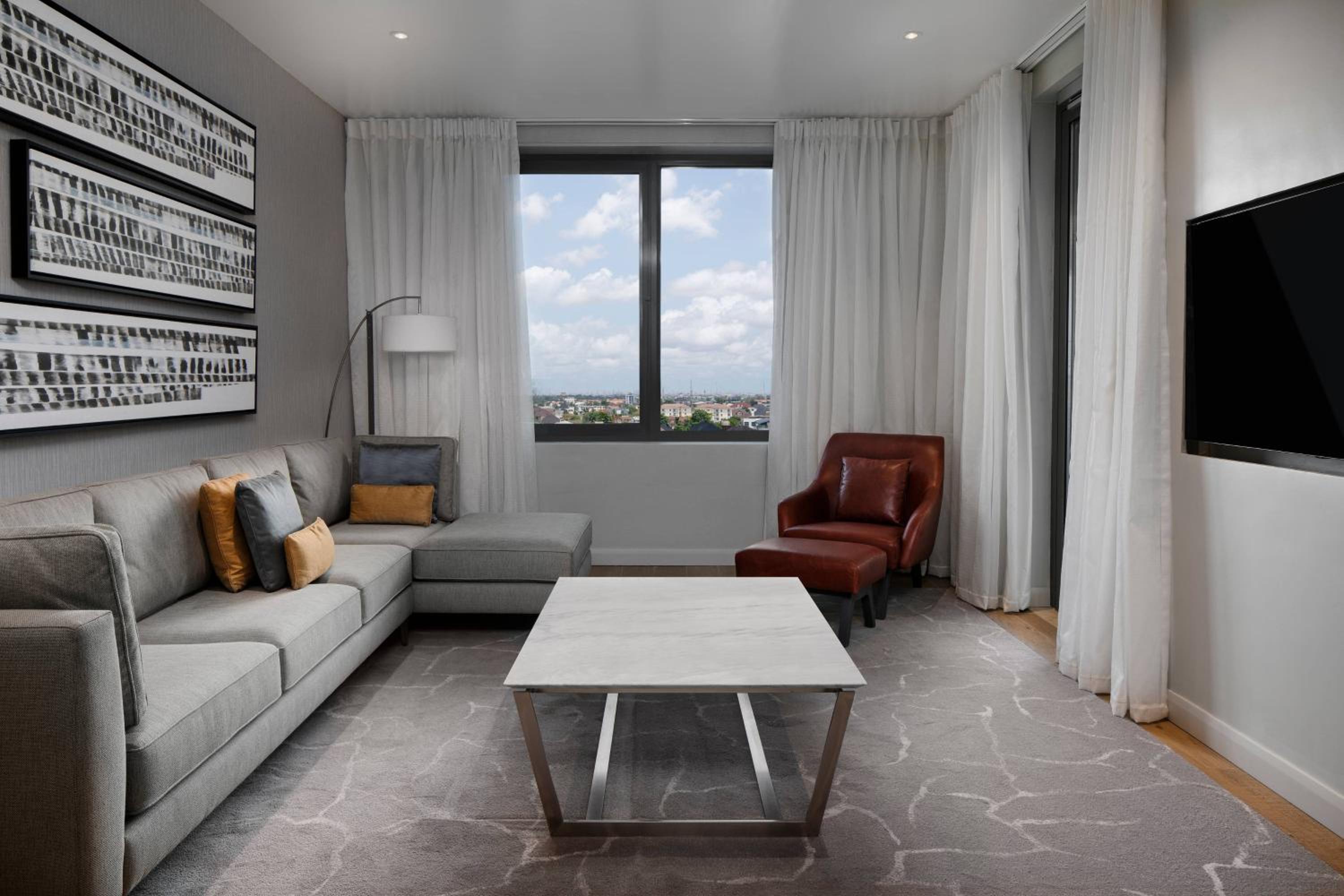 One-Bedroom Executive King Suite with Club Lounge Access