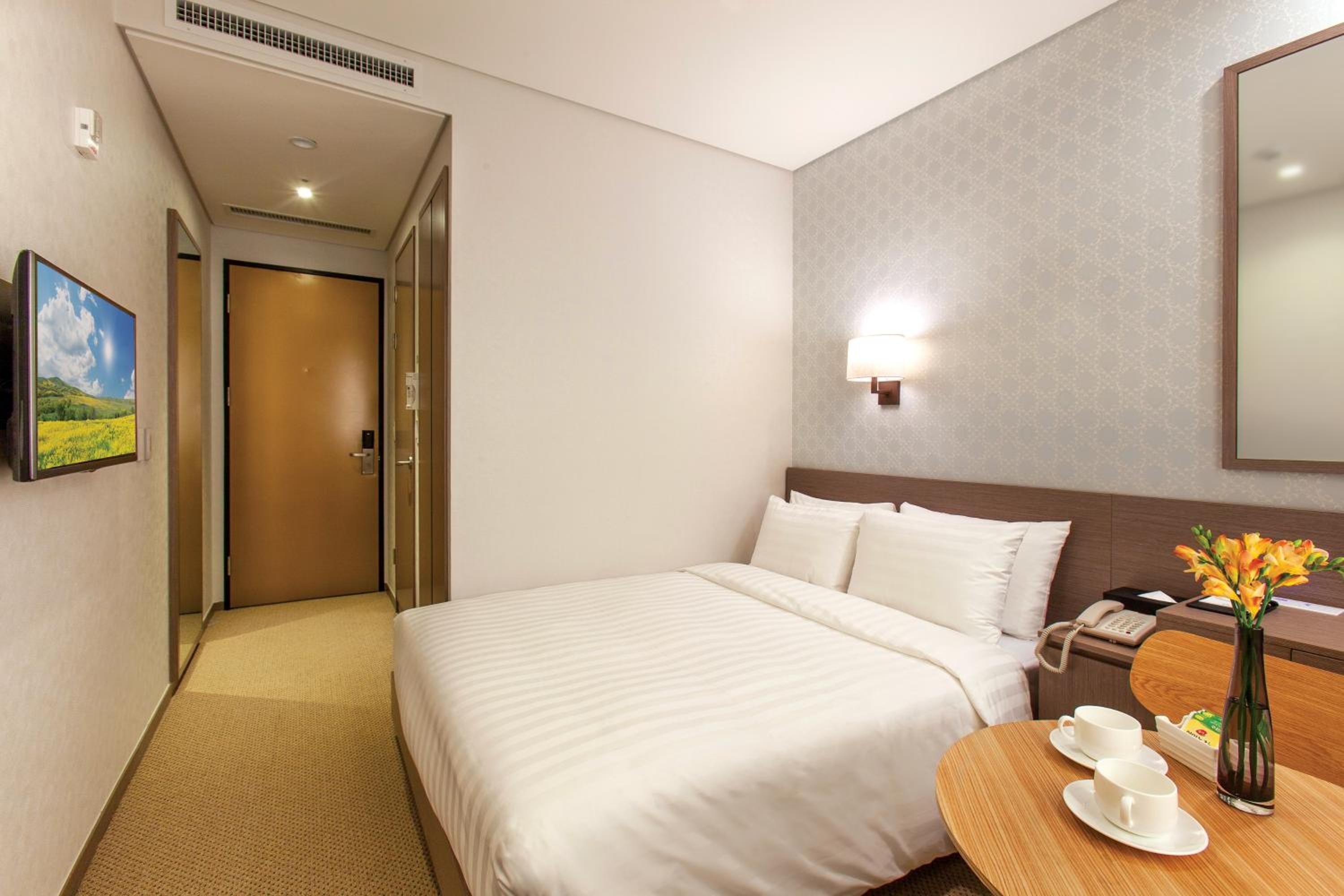 Business Double Room - No Window