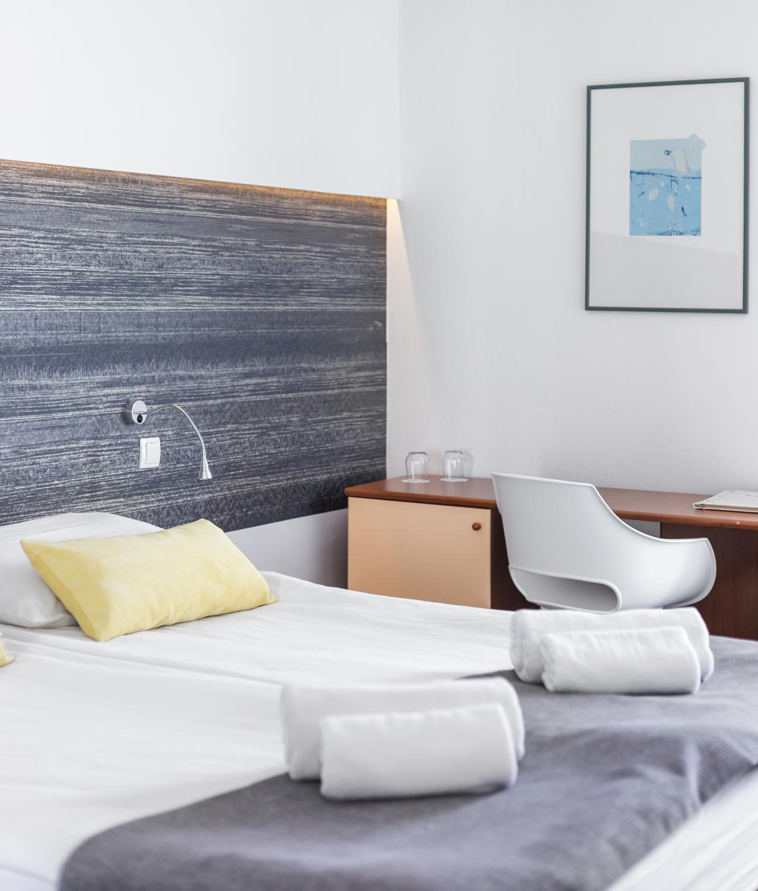 Classic Twin Room with Balcony and Sea View