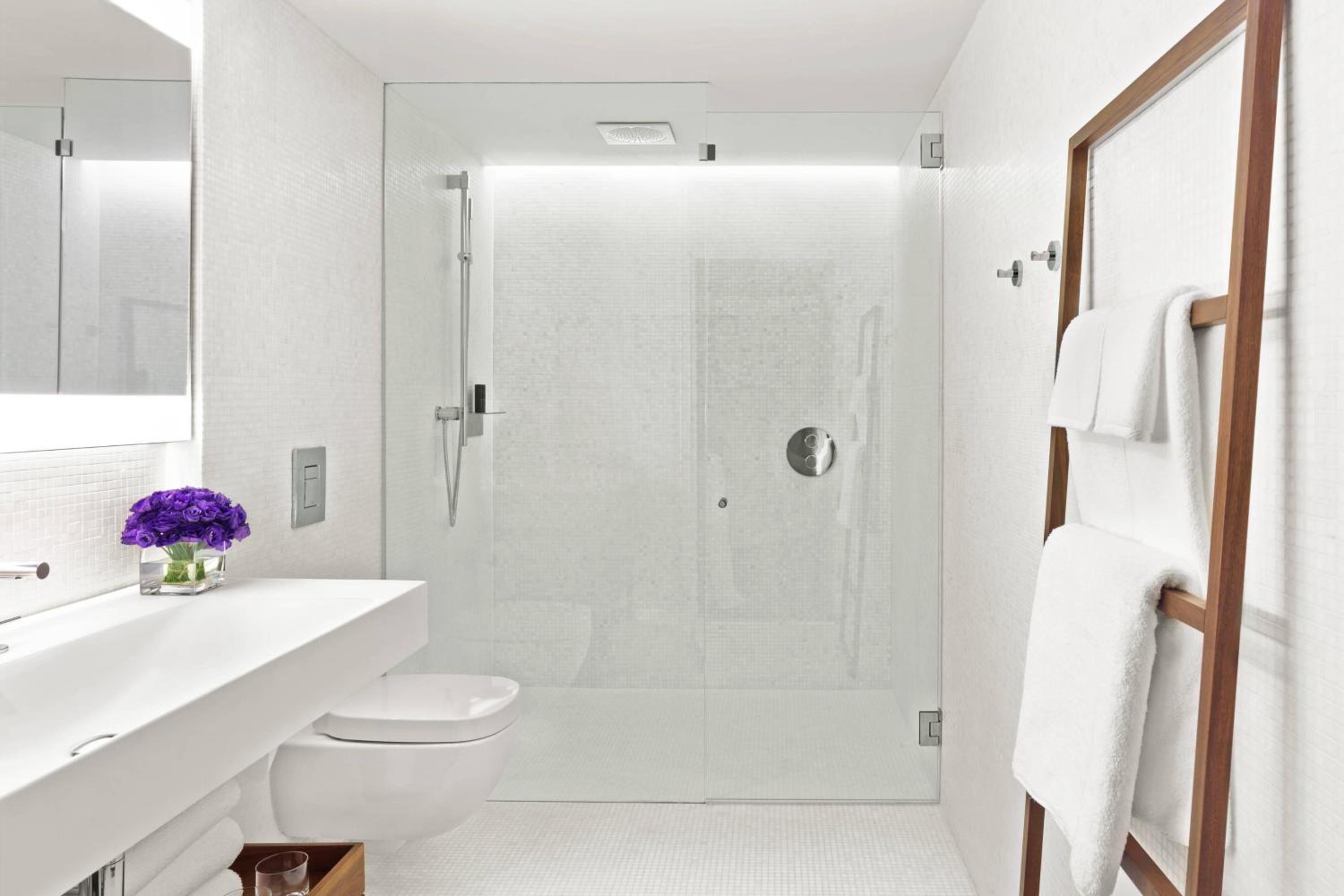 Berners Suite, Suite, 1 King, Corner room