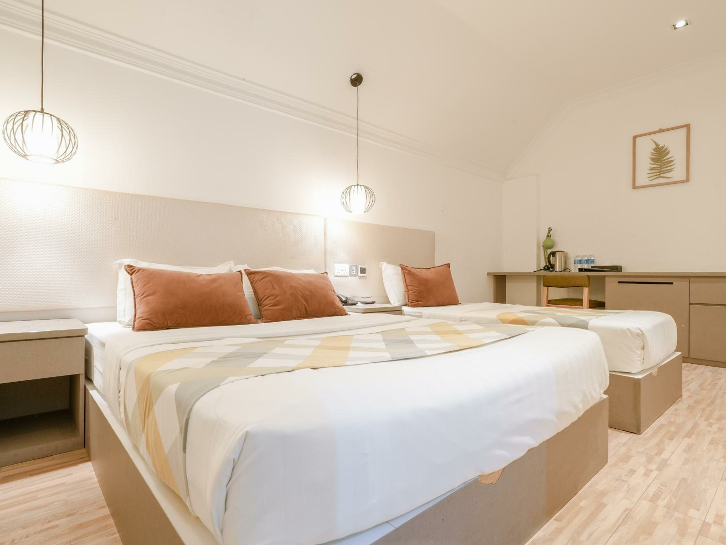 Superior Family, No Window