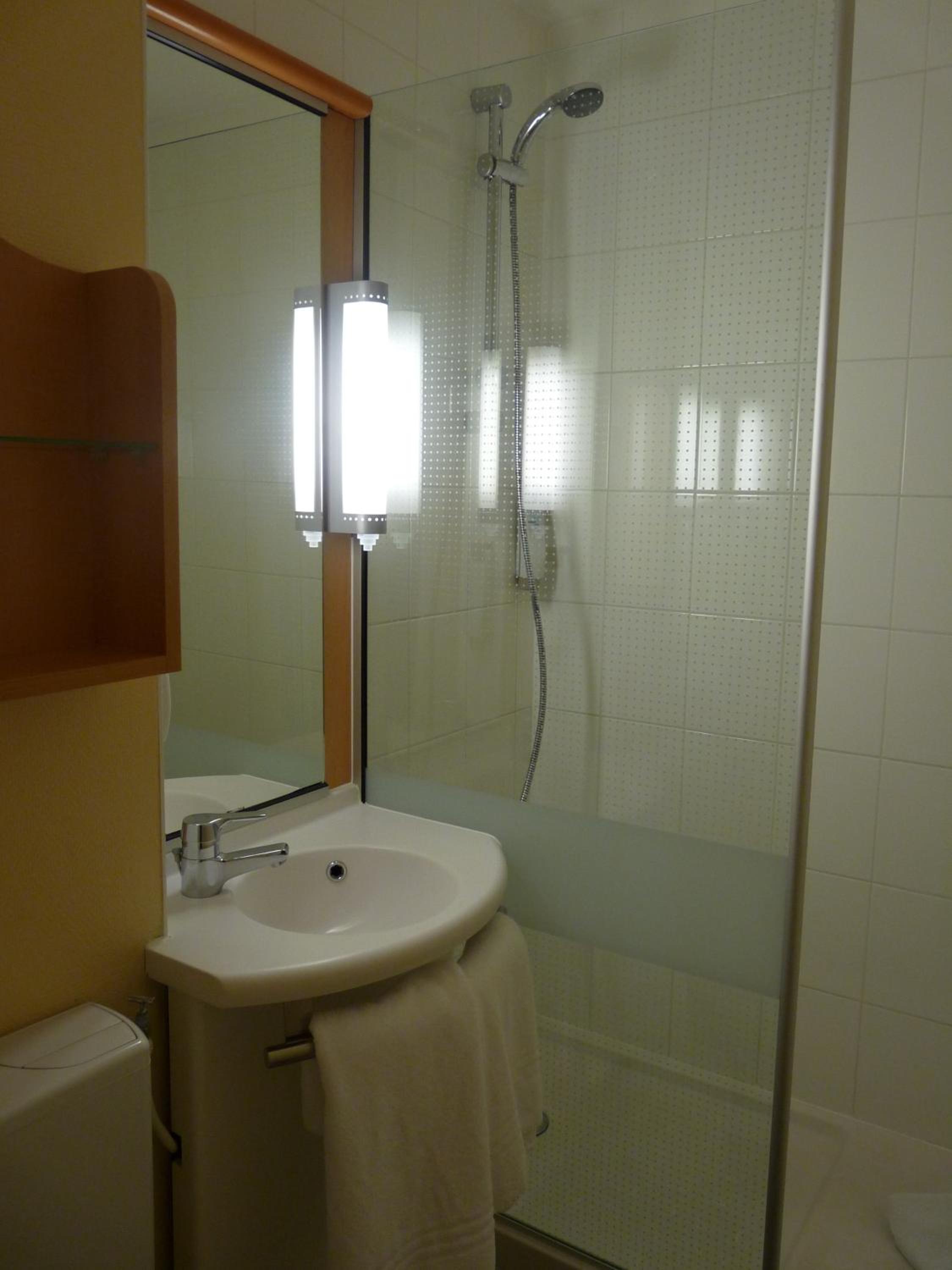 Standard Room with 2 Single Beds