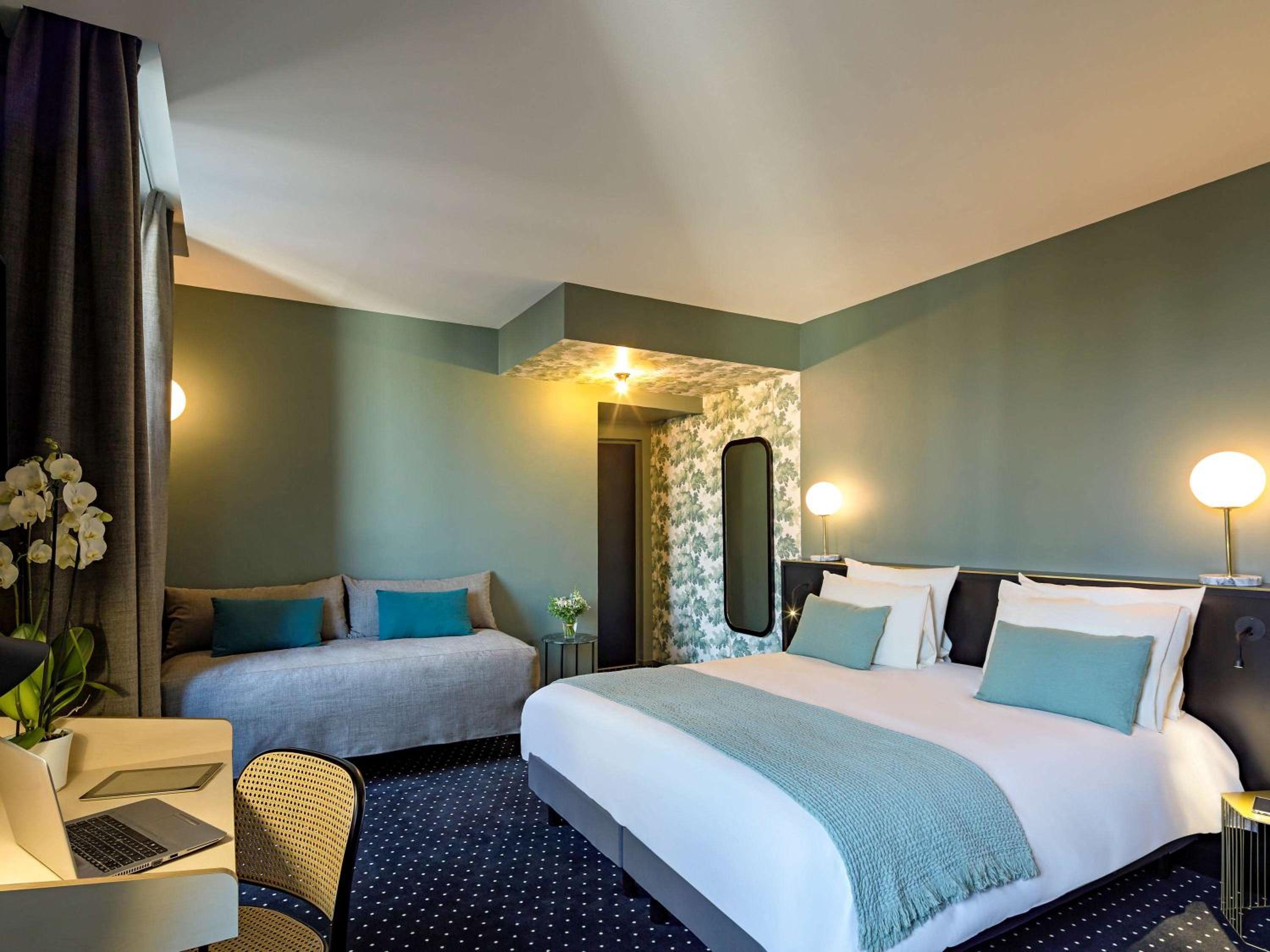 Superior Room with One Double Bed and Sofa Bed