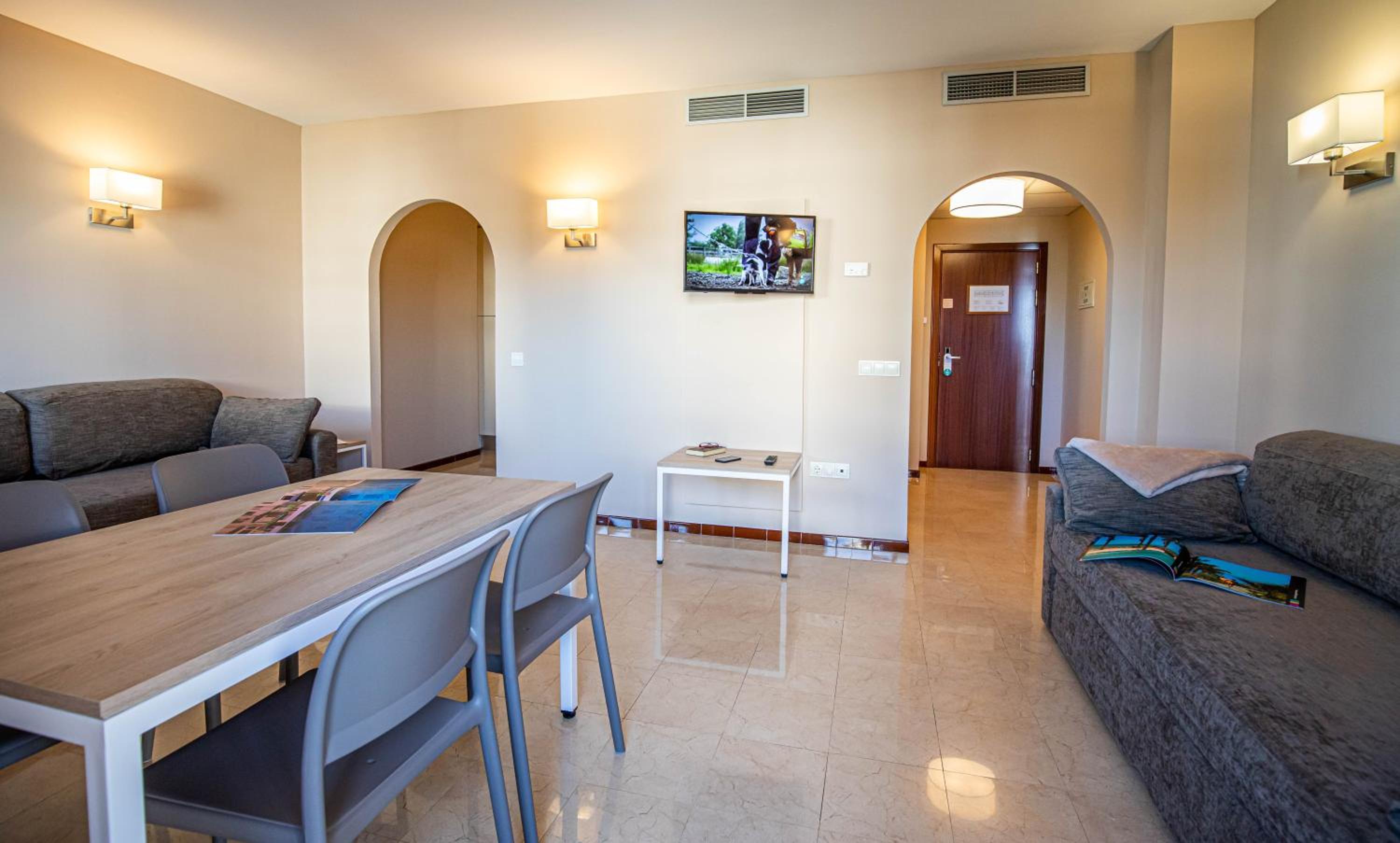 One-Bedroom Apartment with Terrace (1-6 pax)