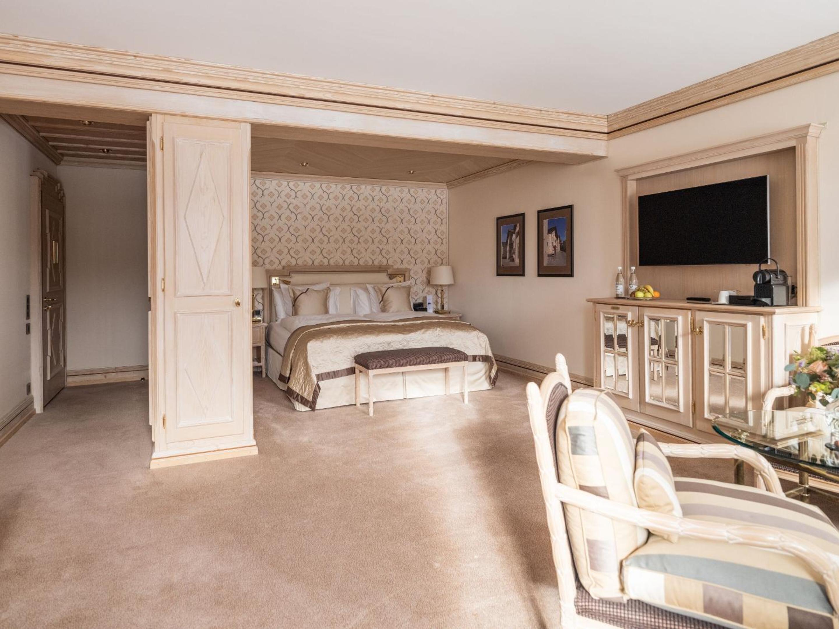 Double Deluxe Classic Lake Side