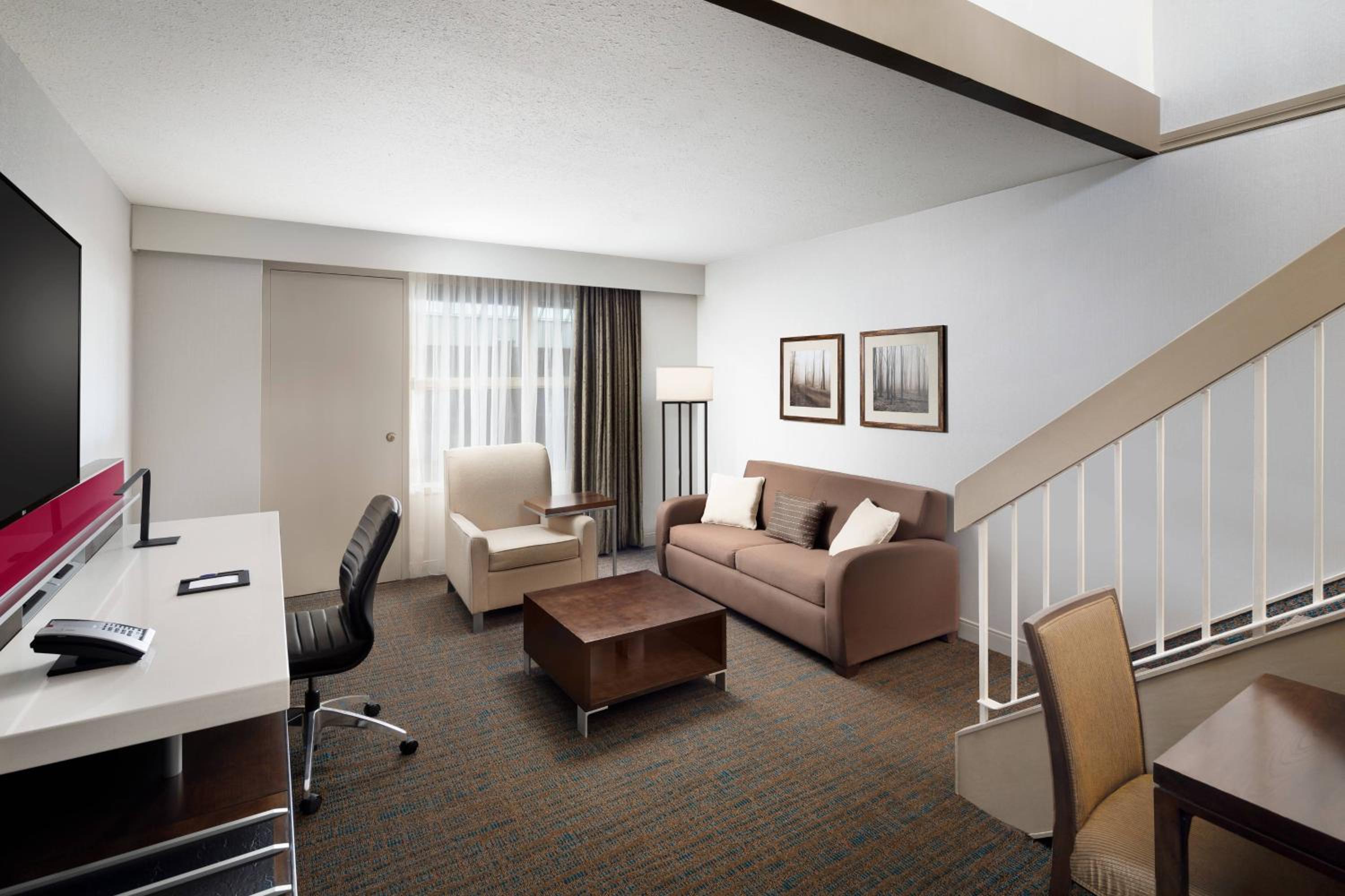 One-Bedroom Bi-Level Loft Club Suite - Club Lounge Access