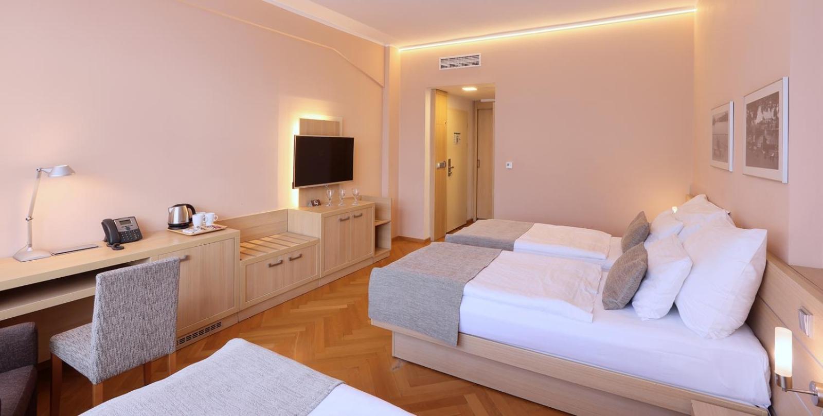 Deluxe Triple Room