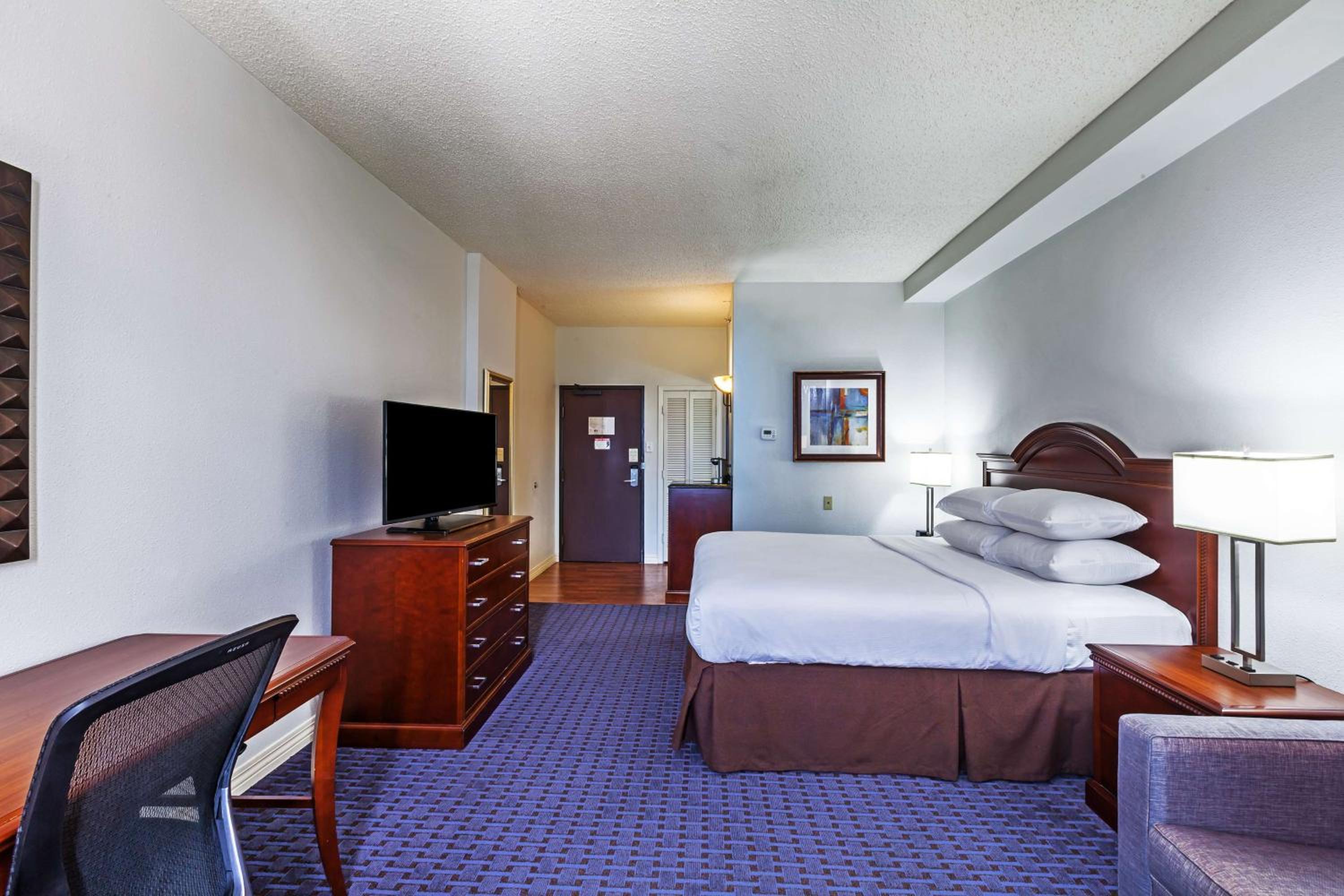 King Room with Sofa Bed