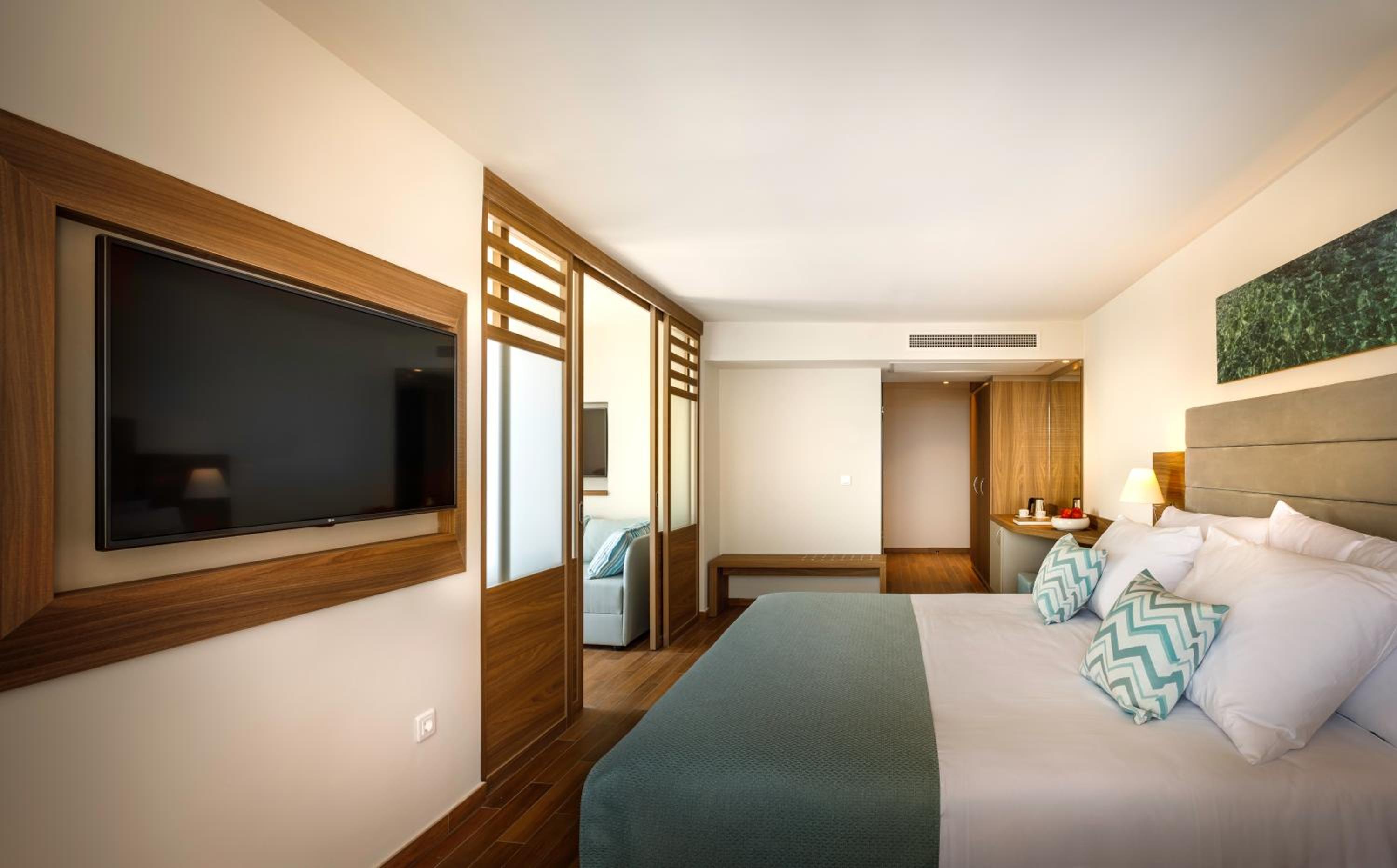 Room for 2+2 Seaview