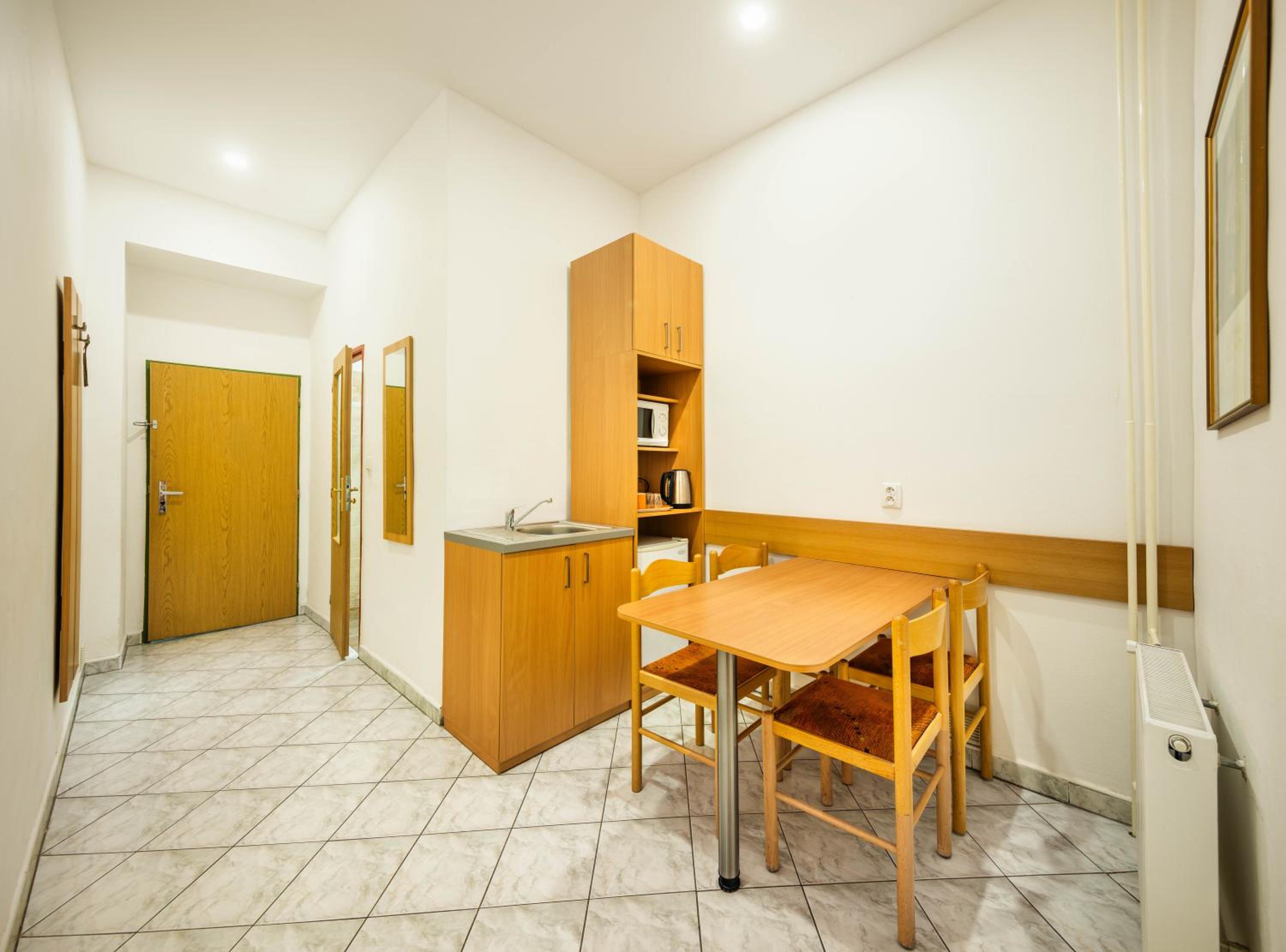 Apartment (4 Adults)