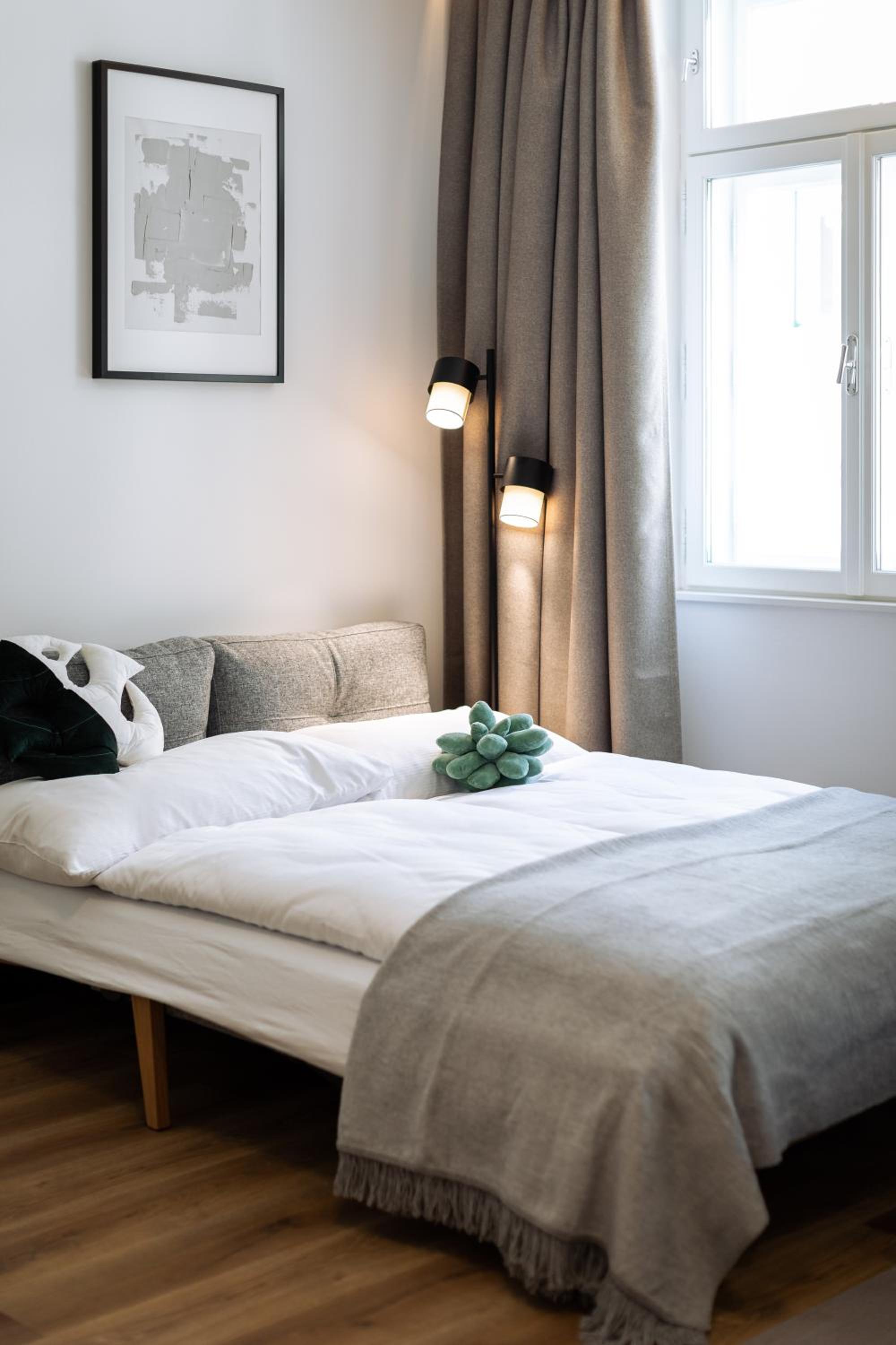 One Bedroom Apartment with Balcony 