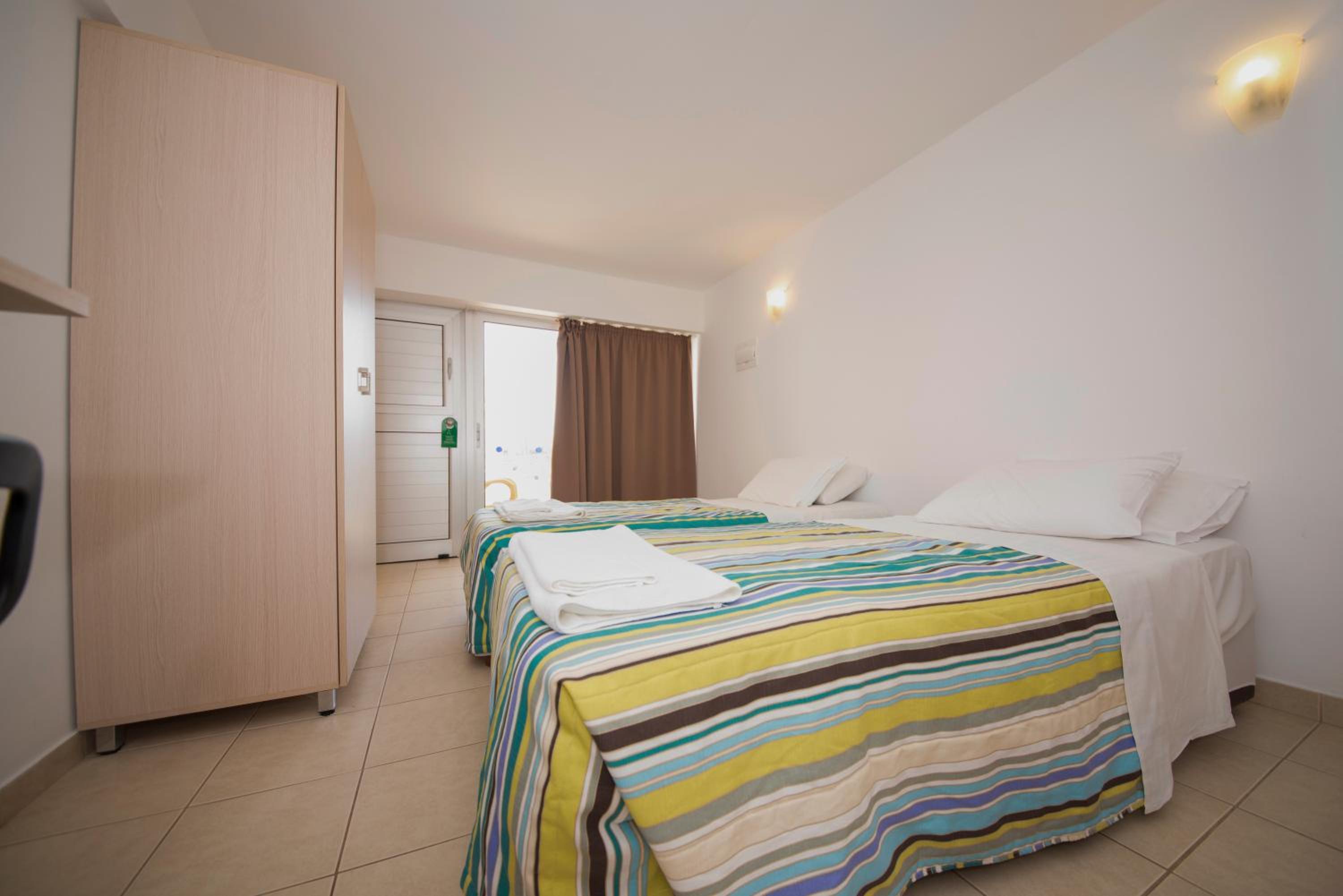 Studio with Pool View - Ground Floor