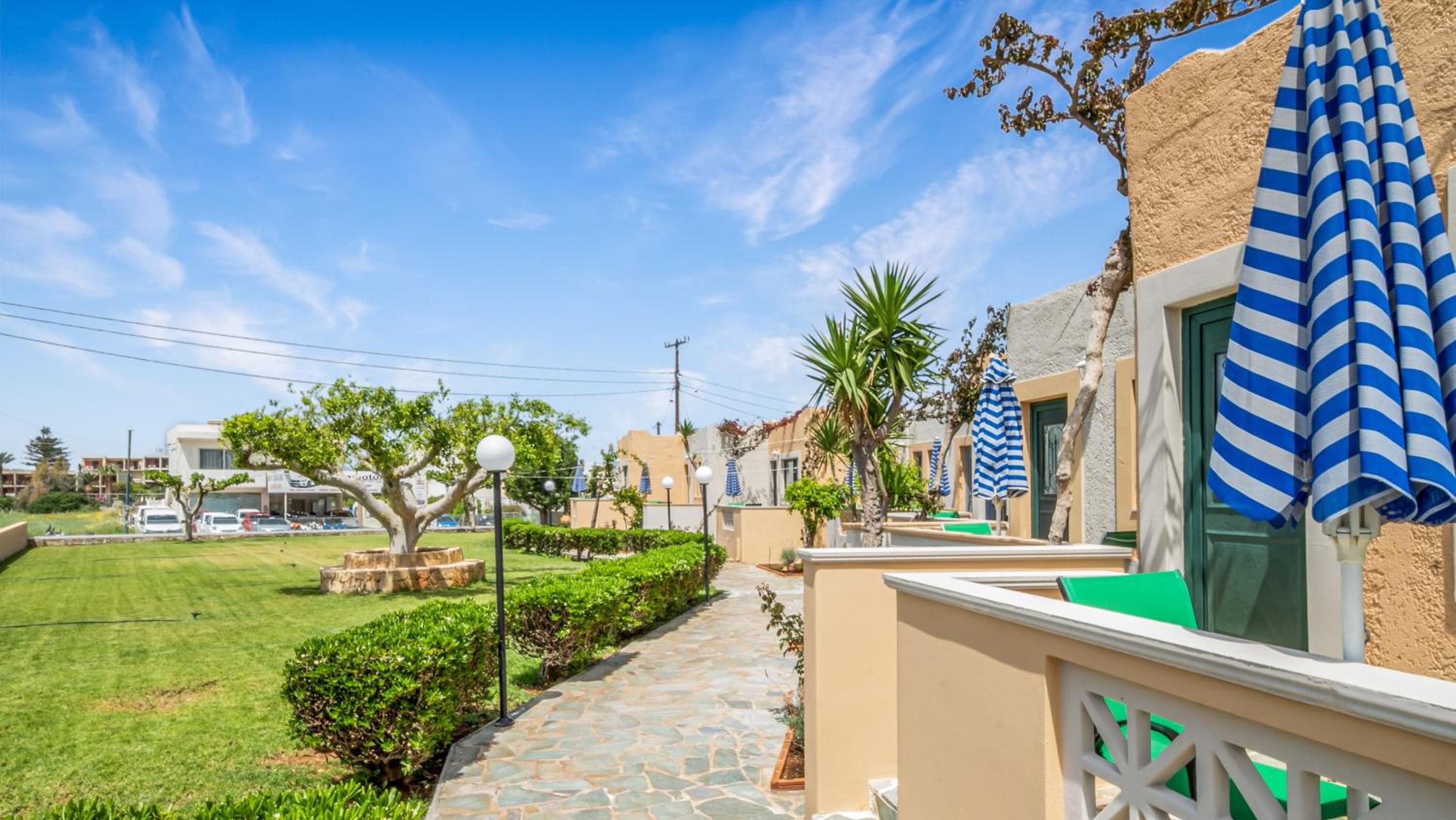 Studio with Garden View