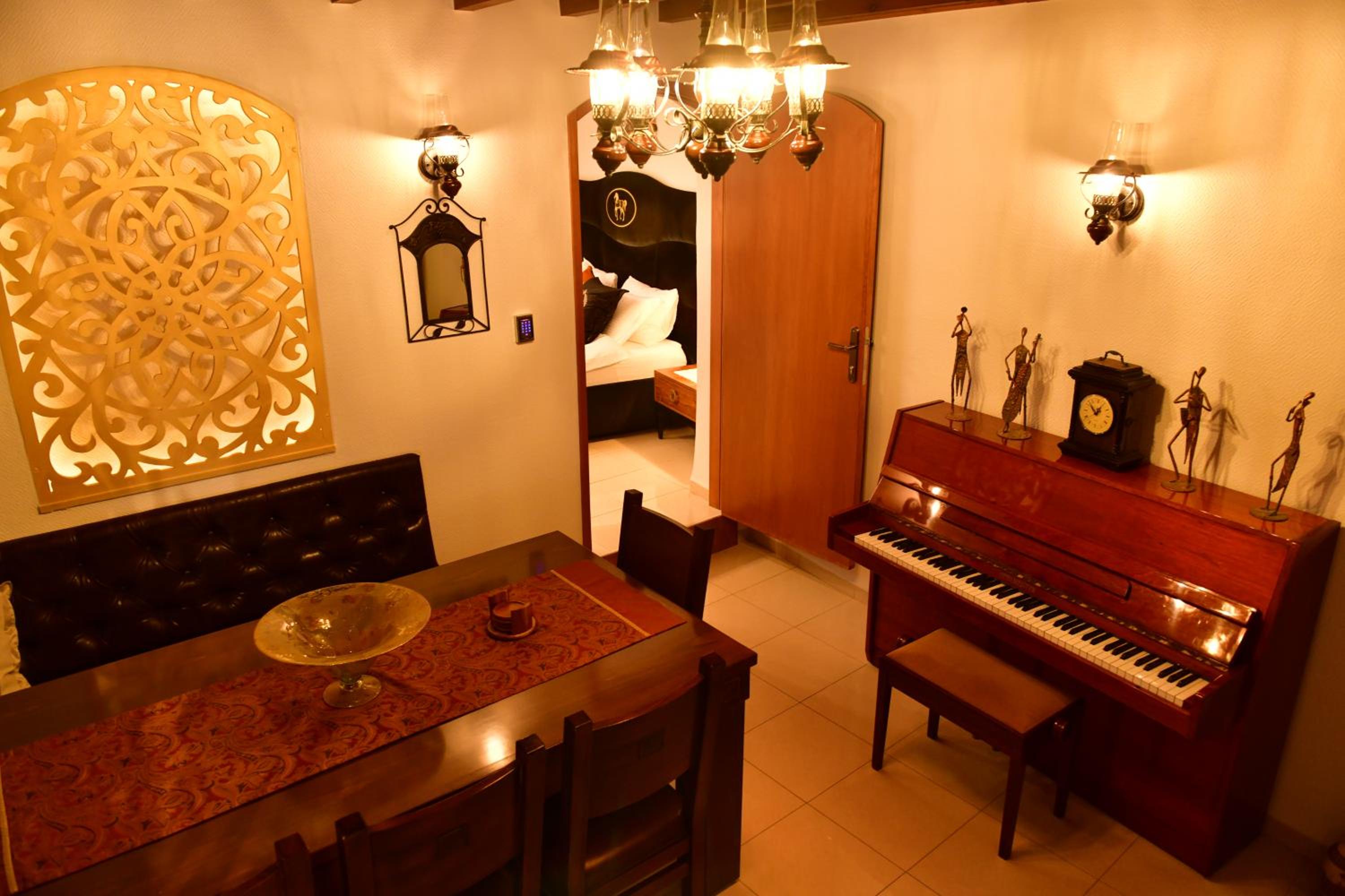 Deluxe King Studio
