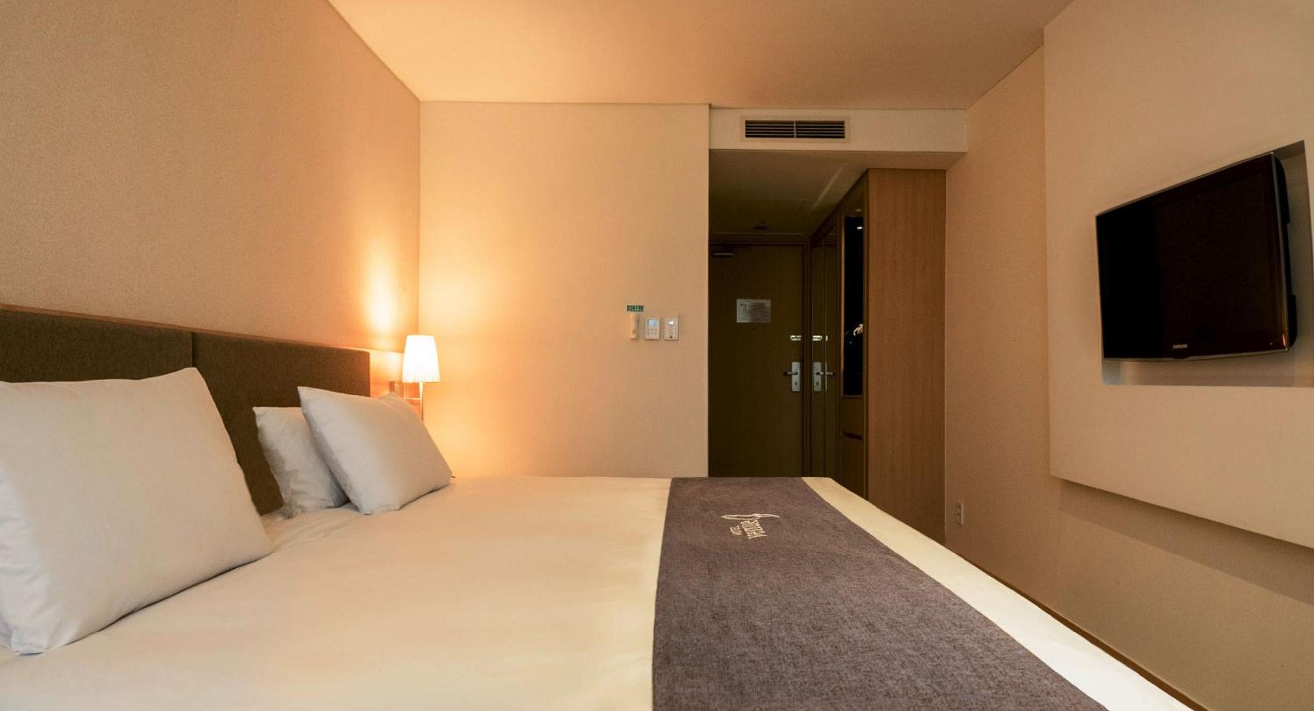 Deluxe Double Room with Bath