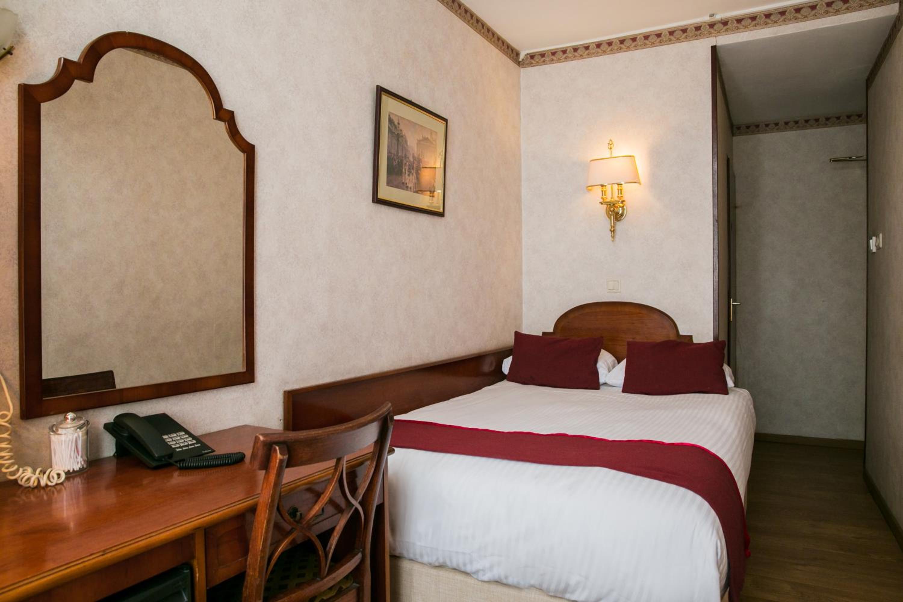 Double Small (Private Bathroom)