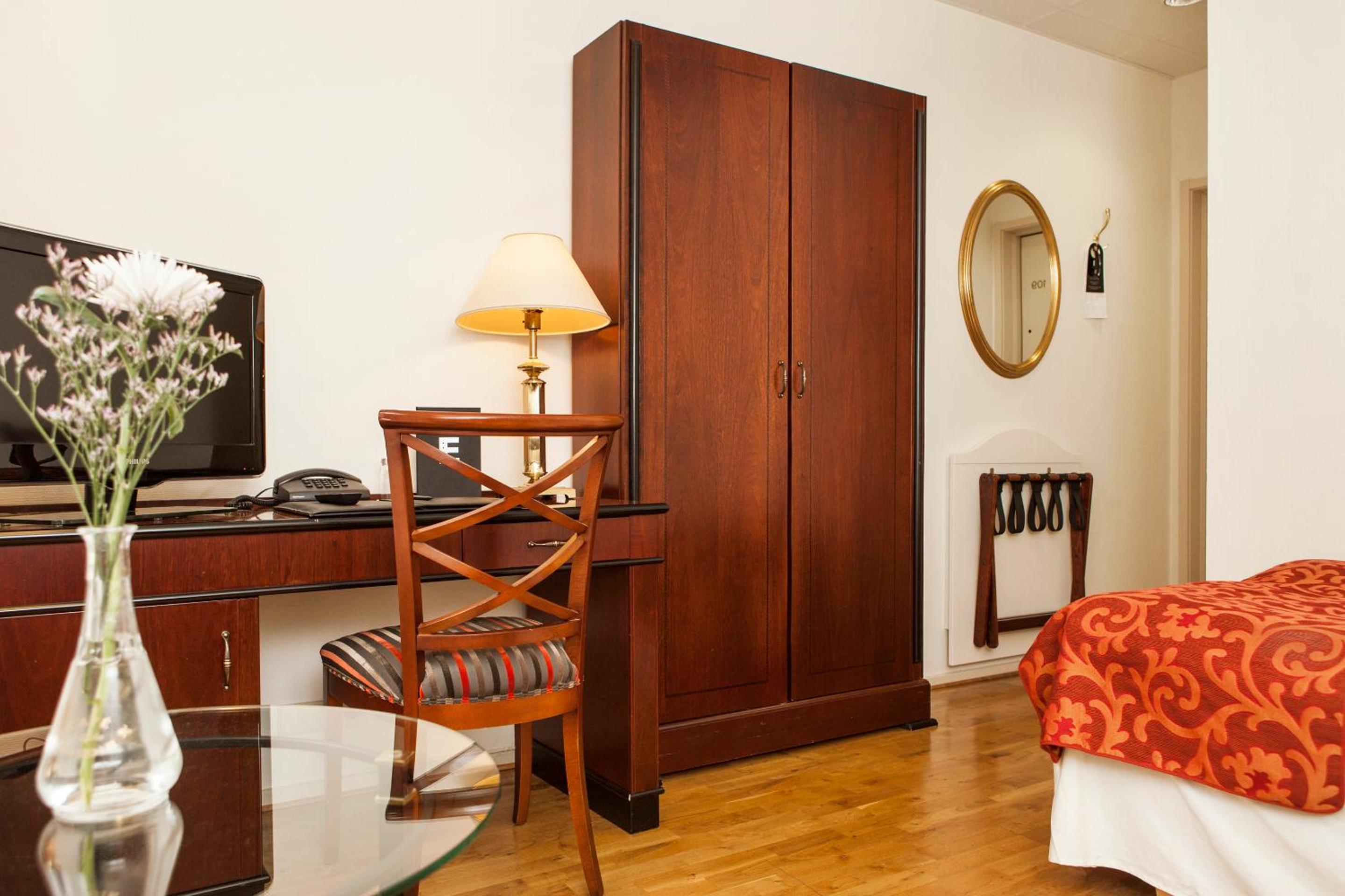 Standard Single Room