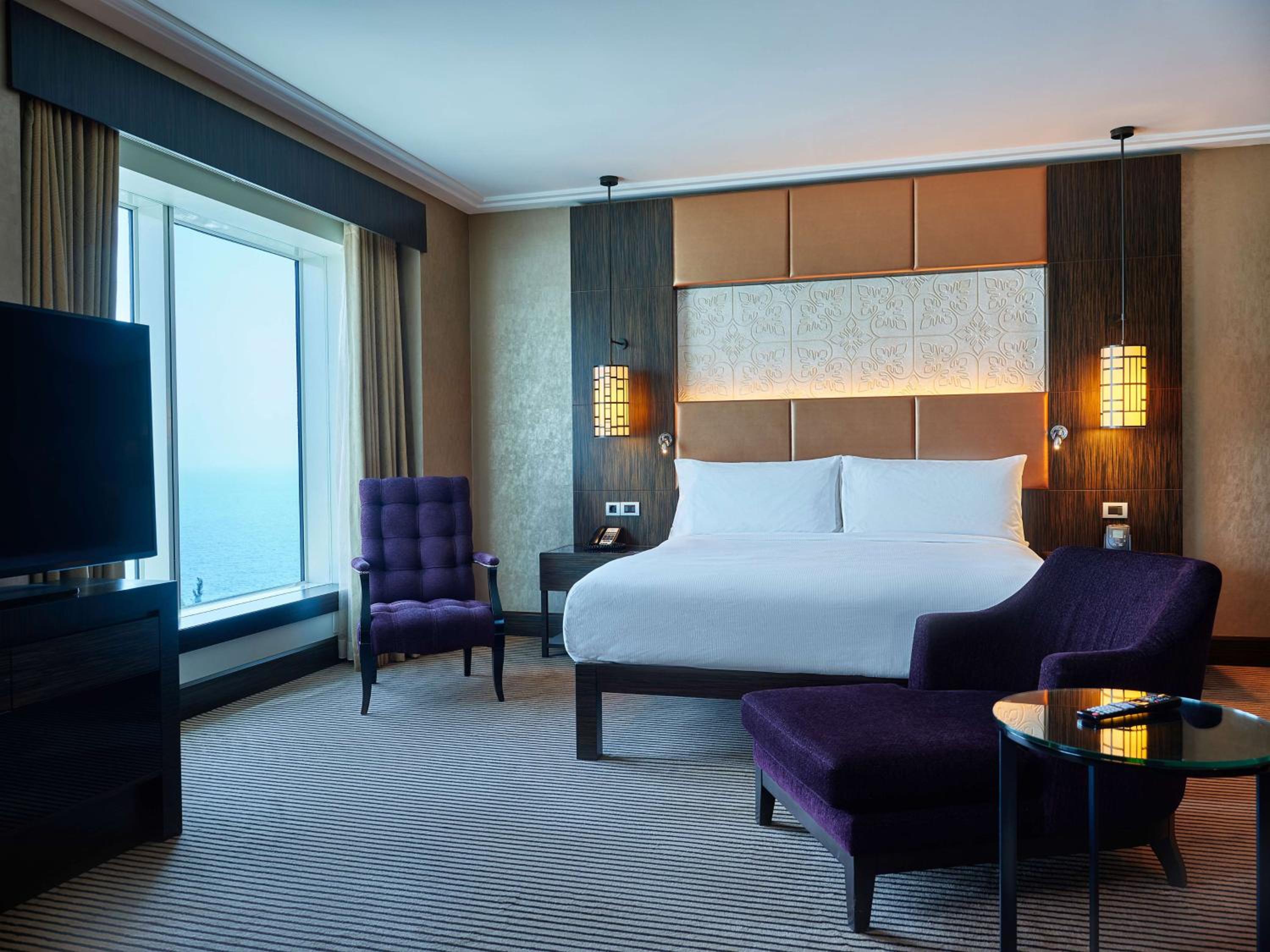 Deluxe King Room with Sea View