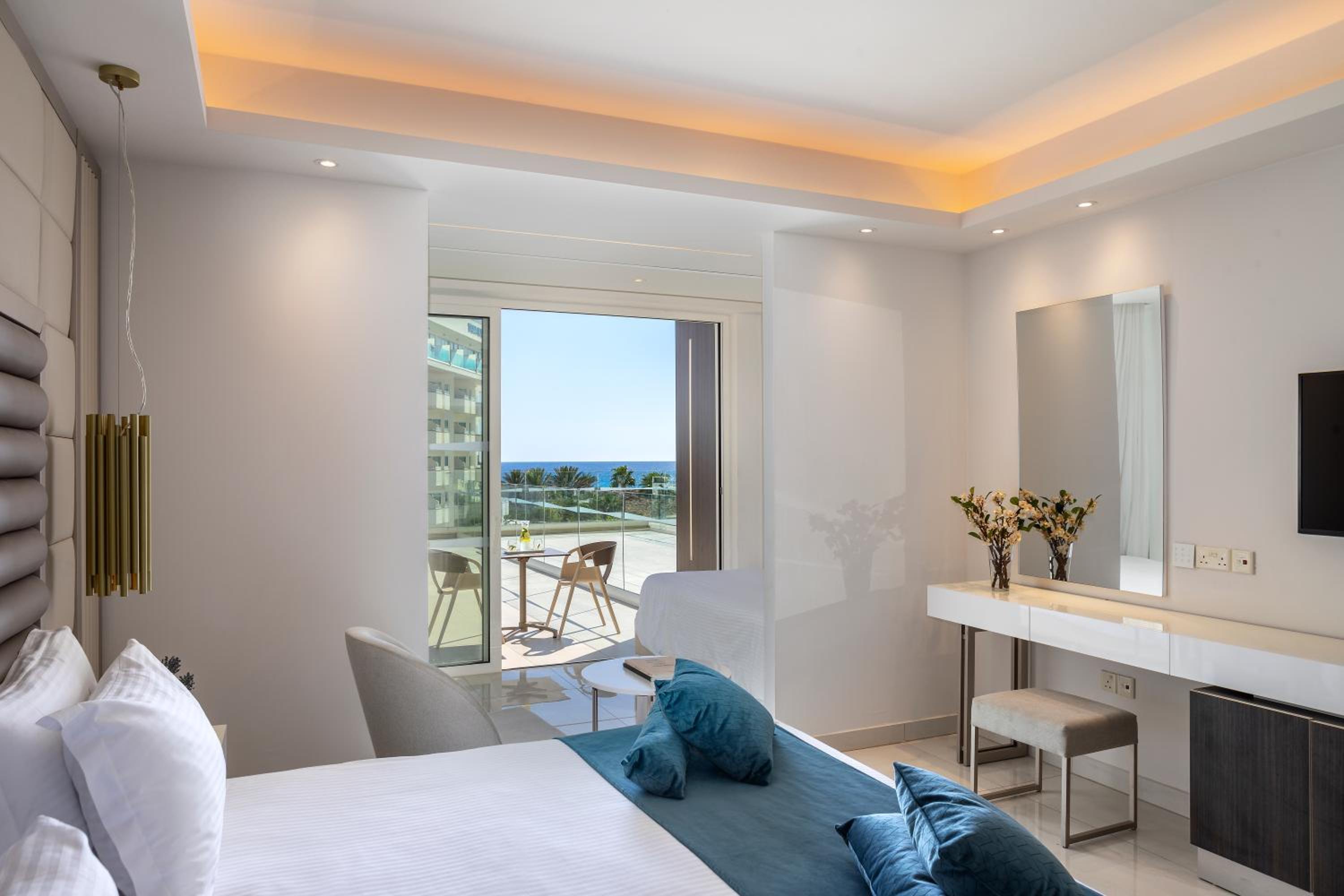 Family Room with Sea View