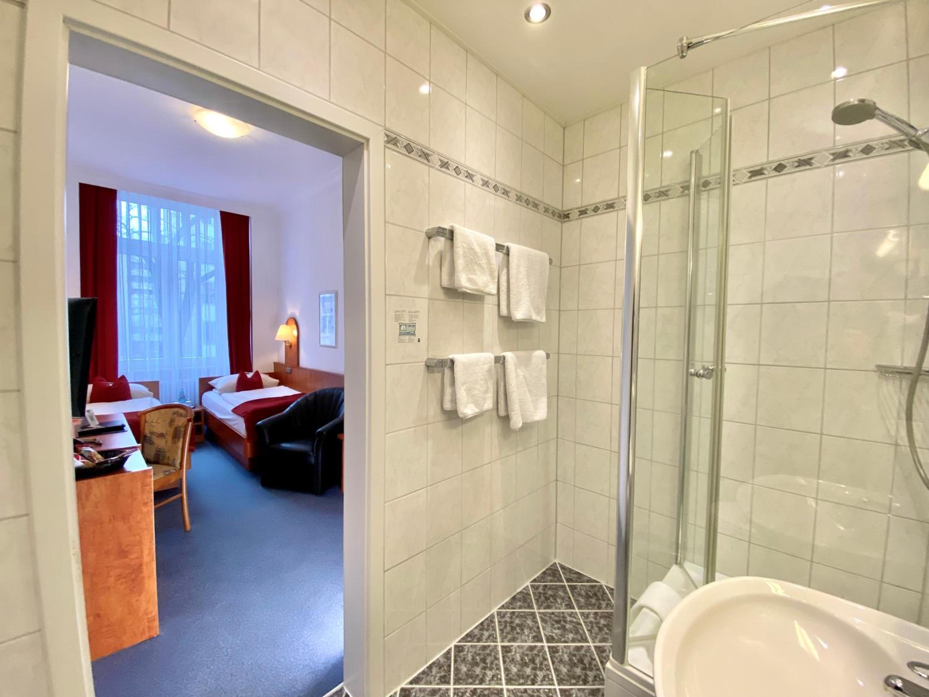 Economy Twin Room