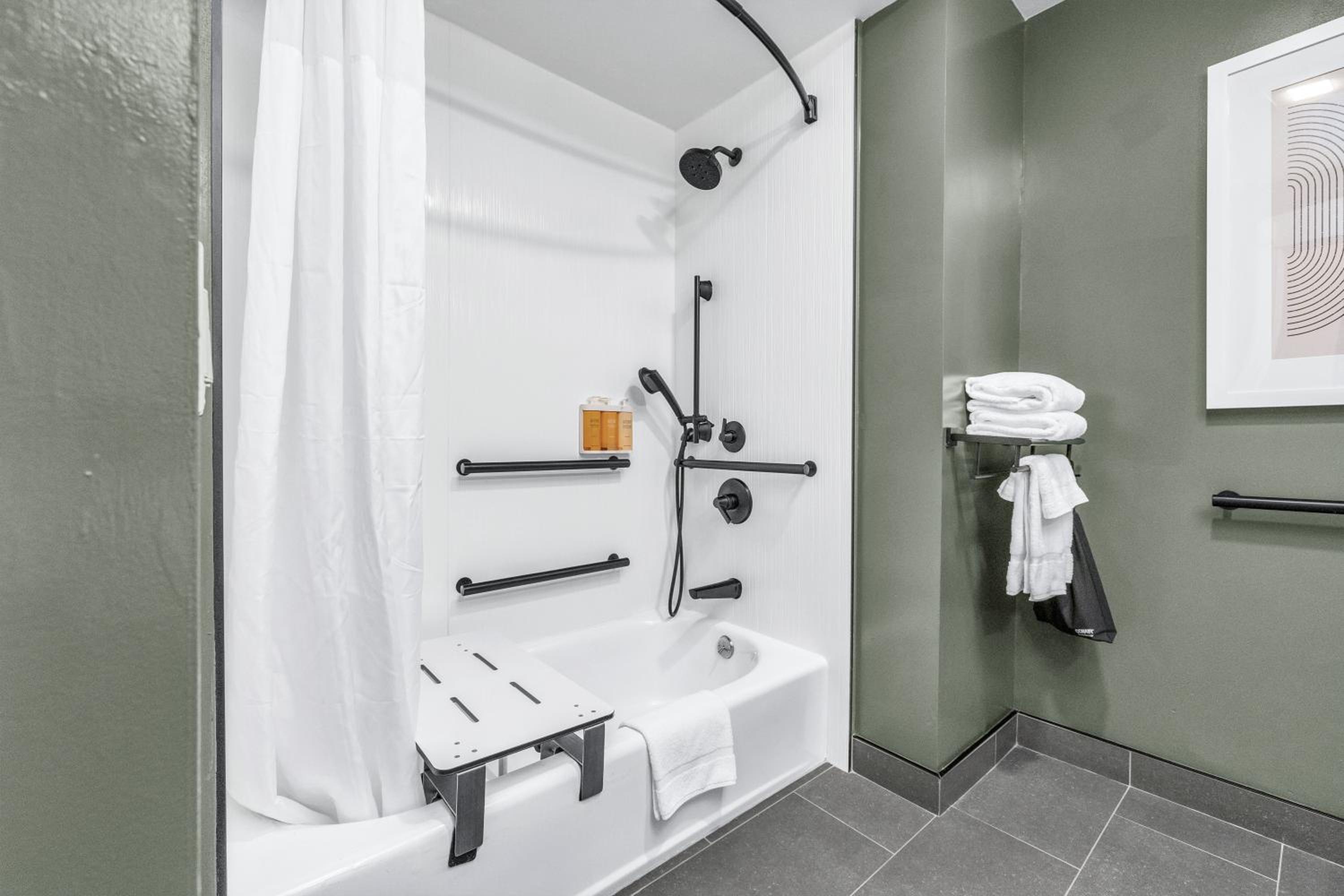 Queen Room - Disability Access