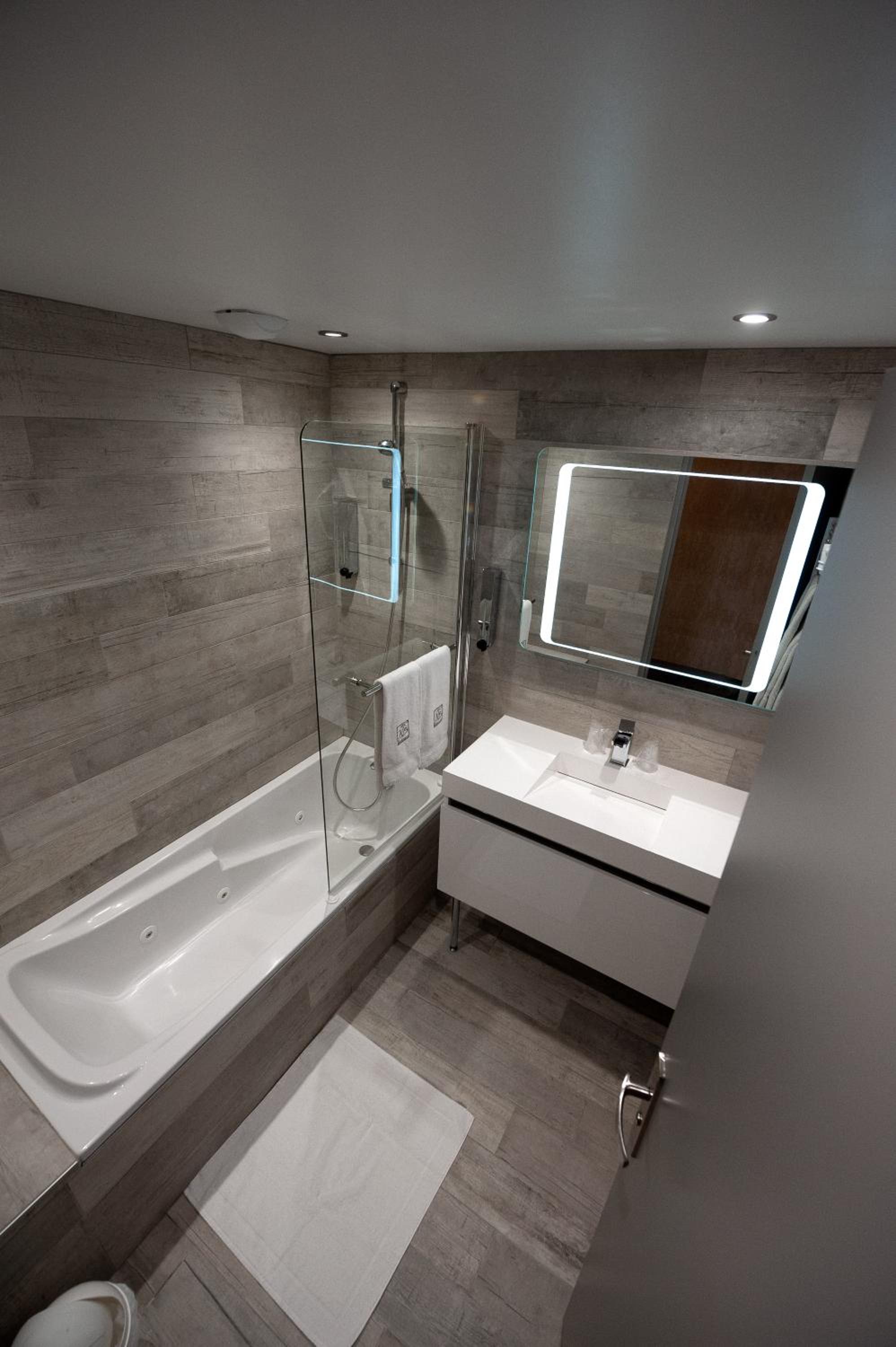 Elegance Family Room