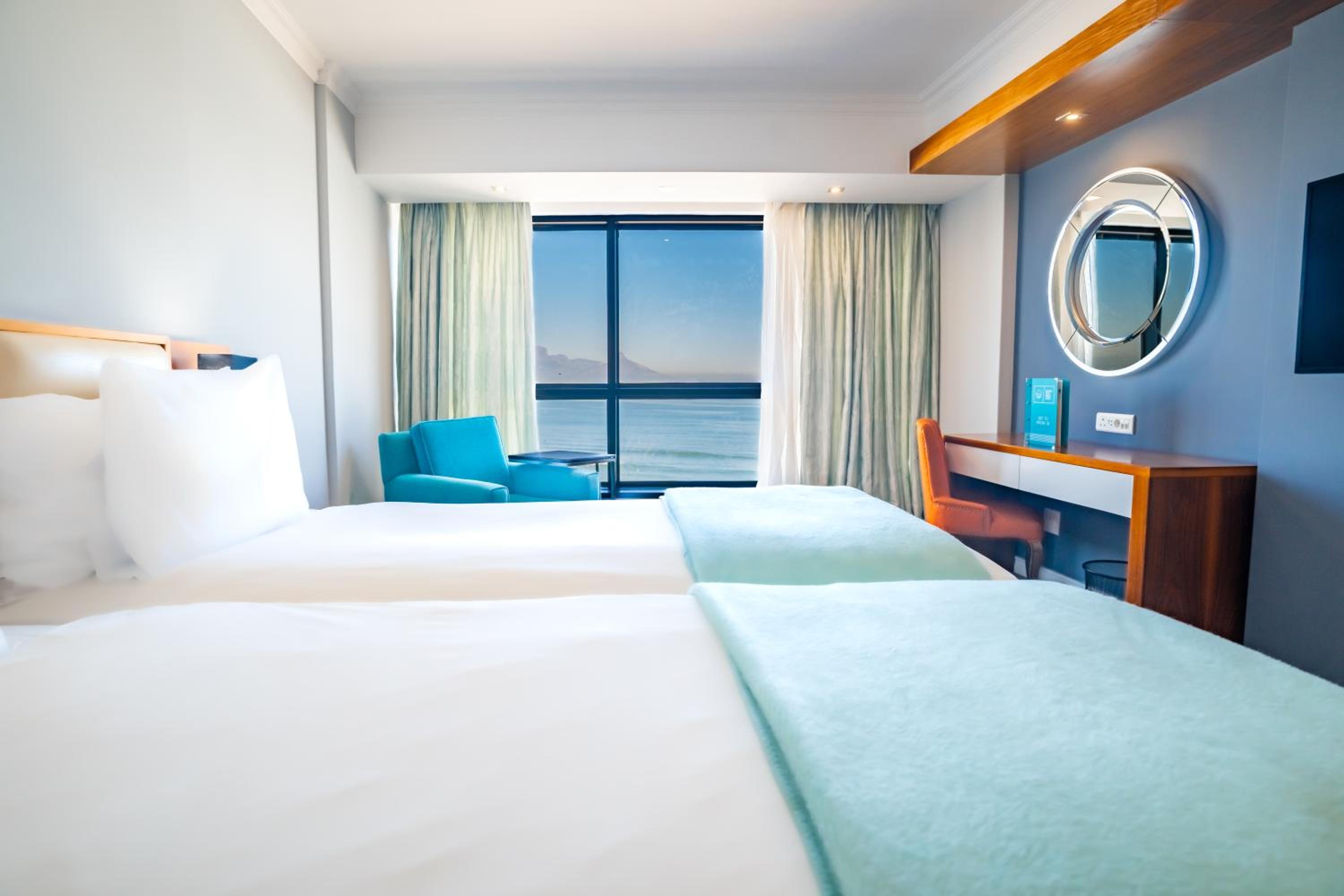 Sea facing Table Mountain twin room 