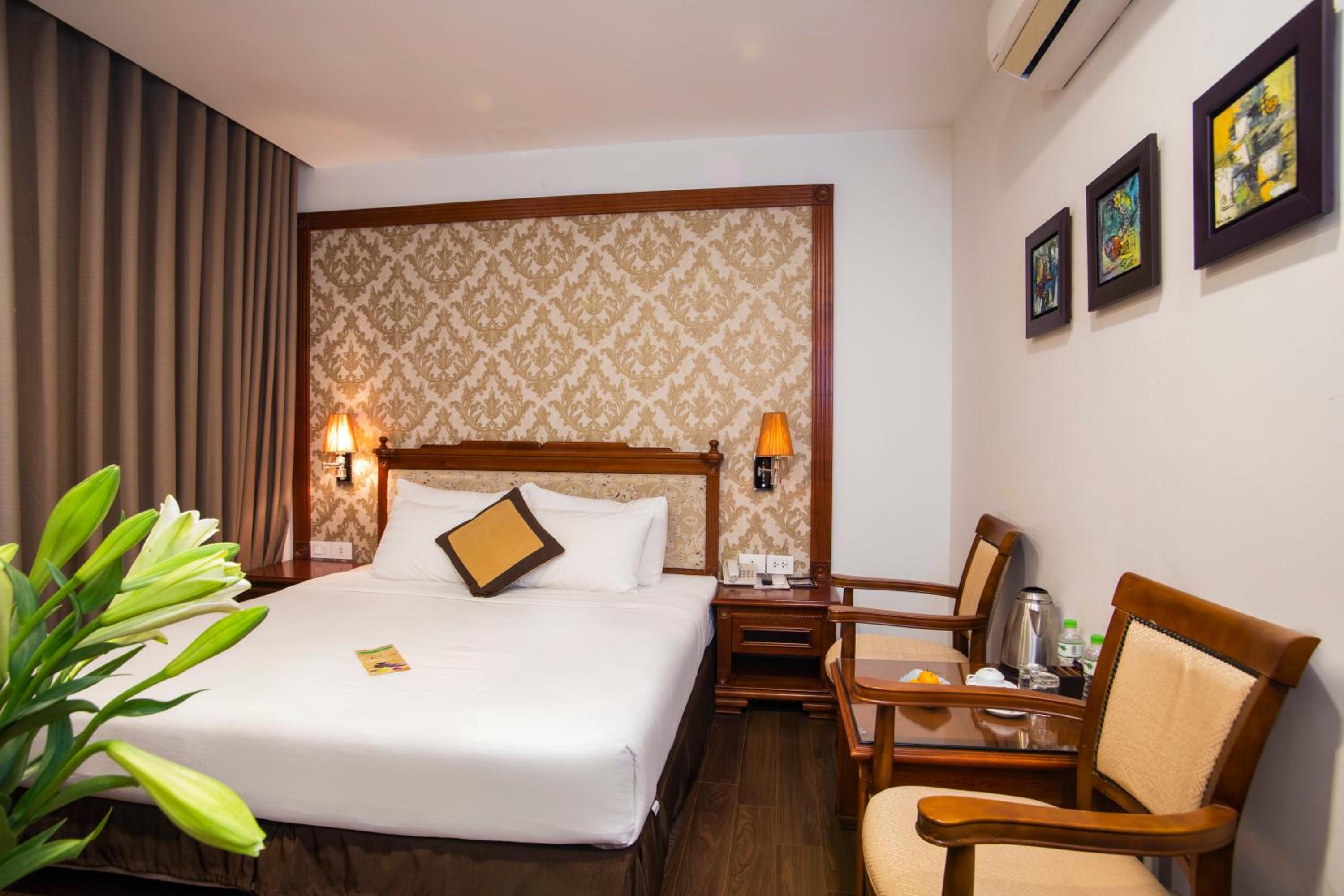 Deluxe Double or Twin Room with City View