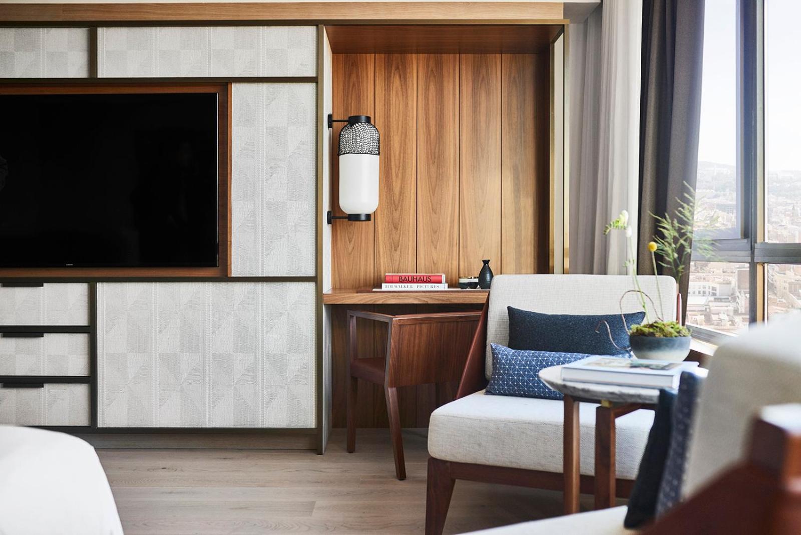 Premium Skyline Room