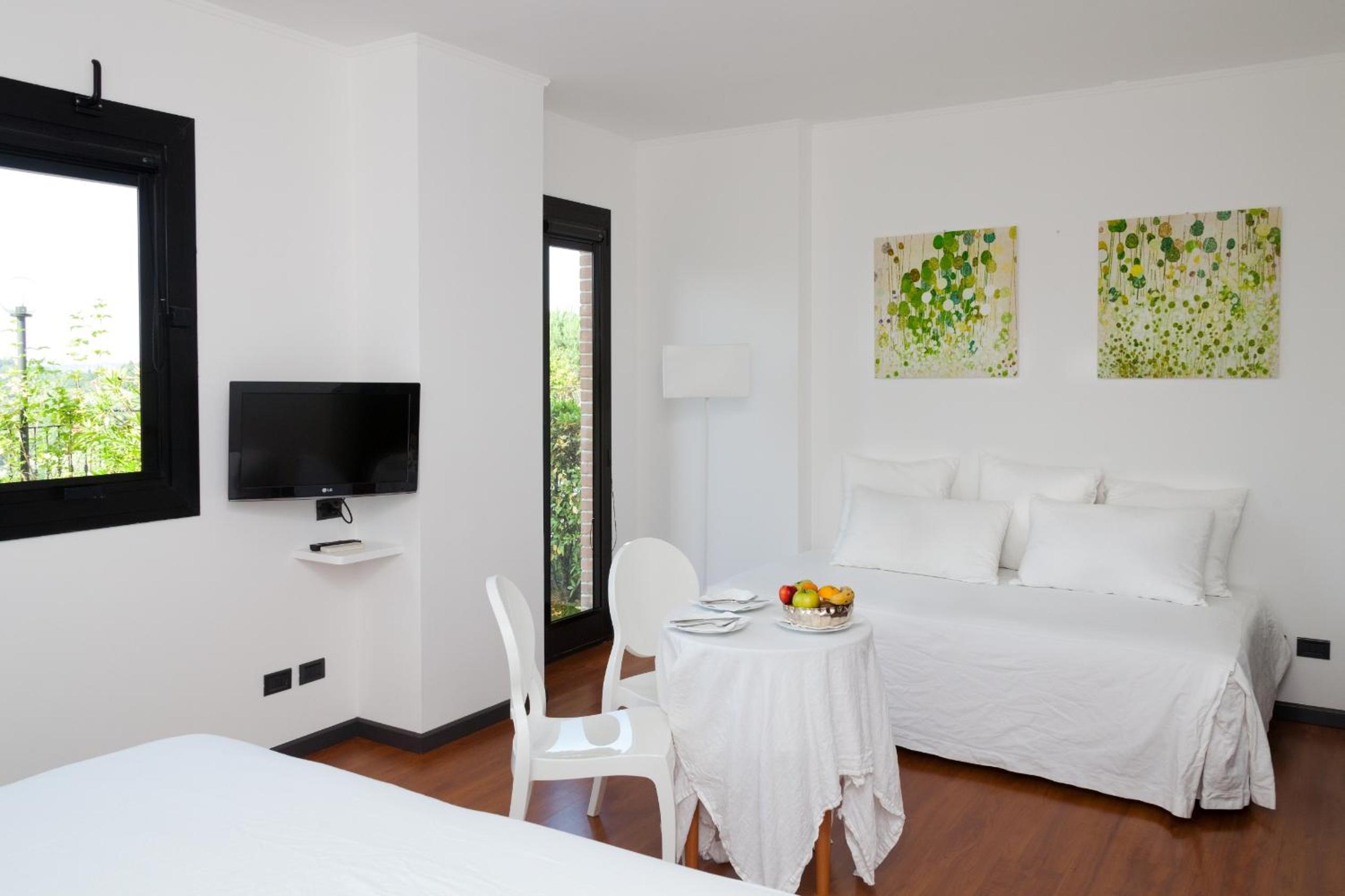 Junior Suite with Hill View (3 Adults)