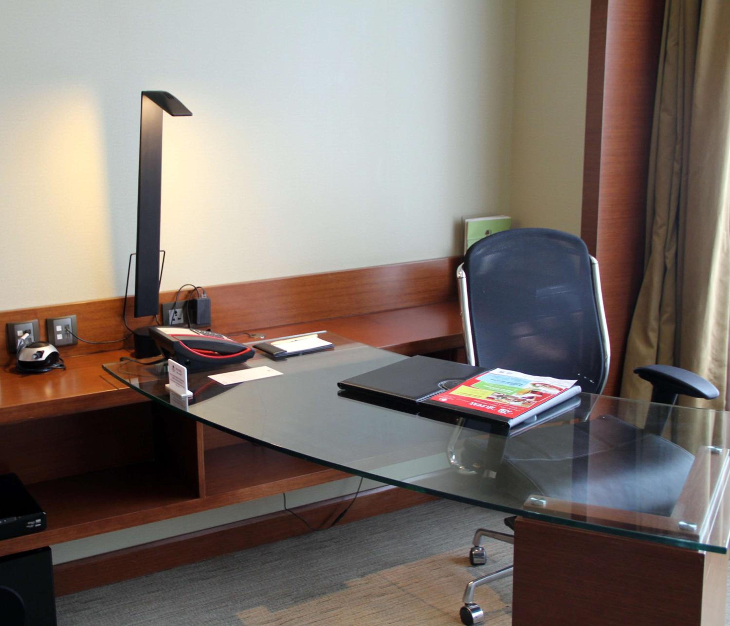 1 King Bed Superior King Suite