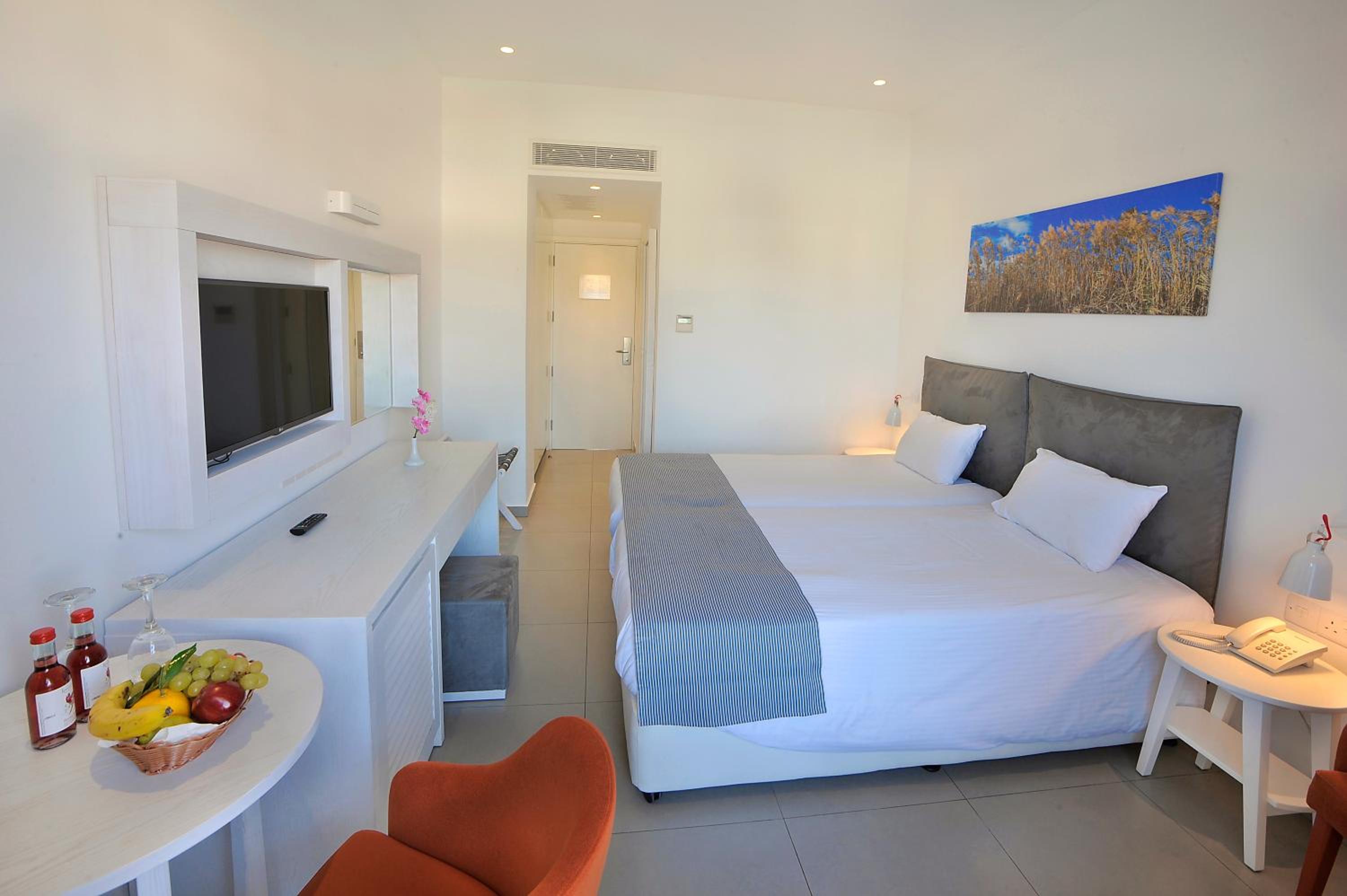 Superior Room with Pool & Sea View