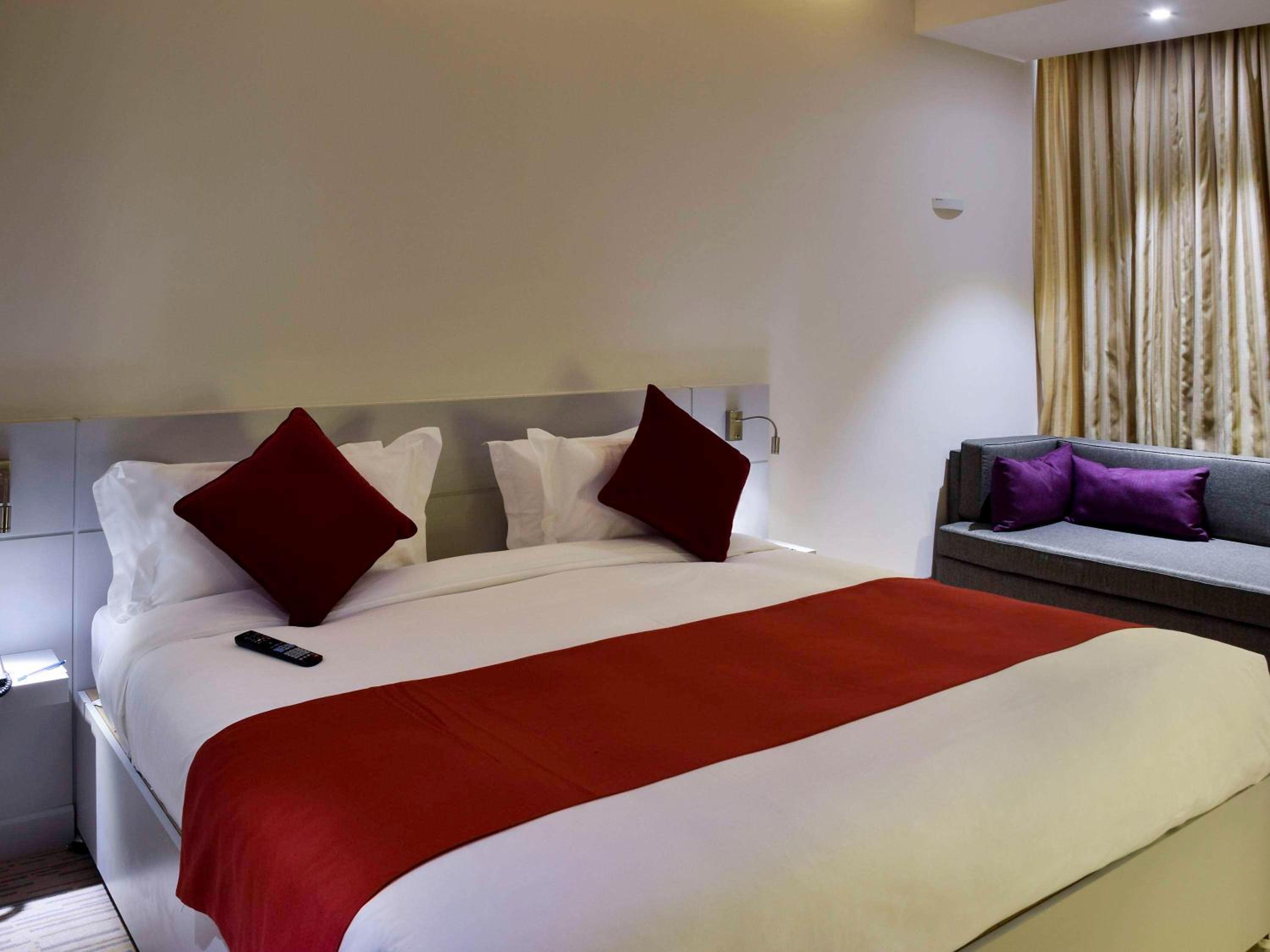 Executive One-Bedroom Queen Suite