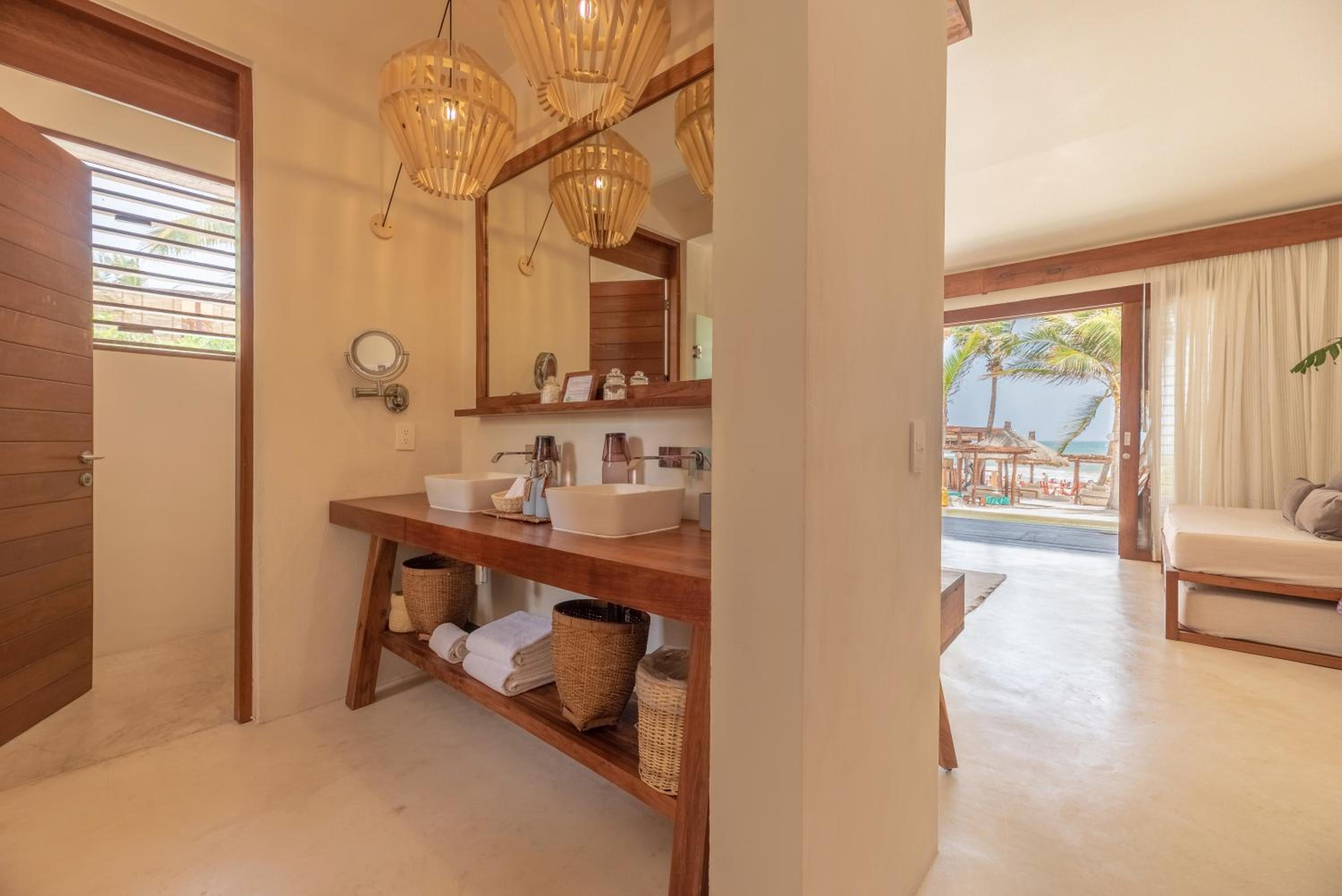 Sea view ground floor Suite with Plunge pool