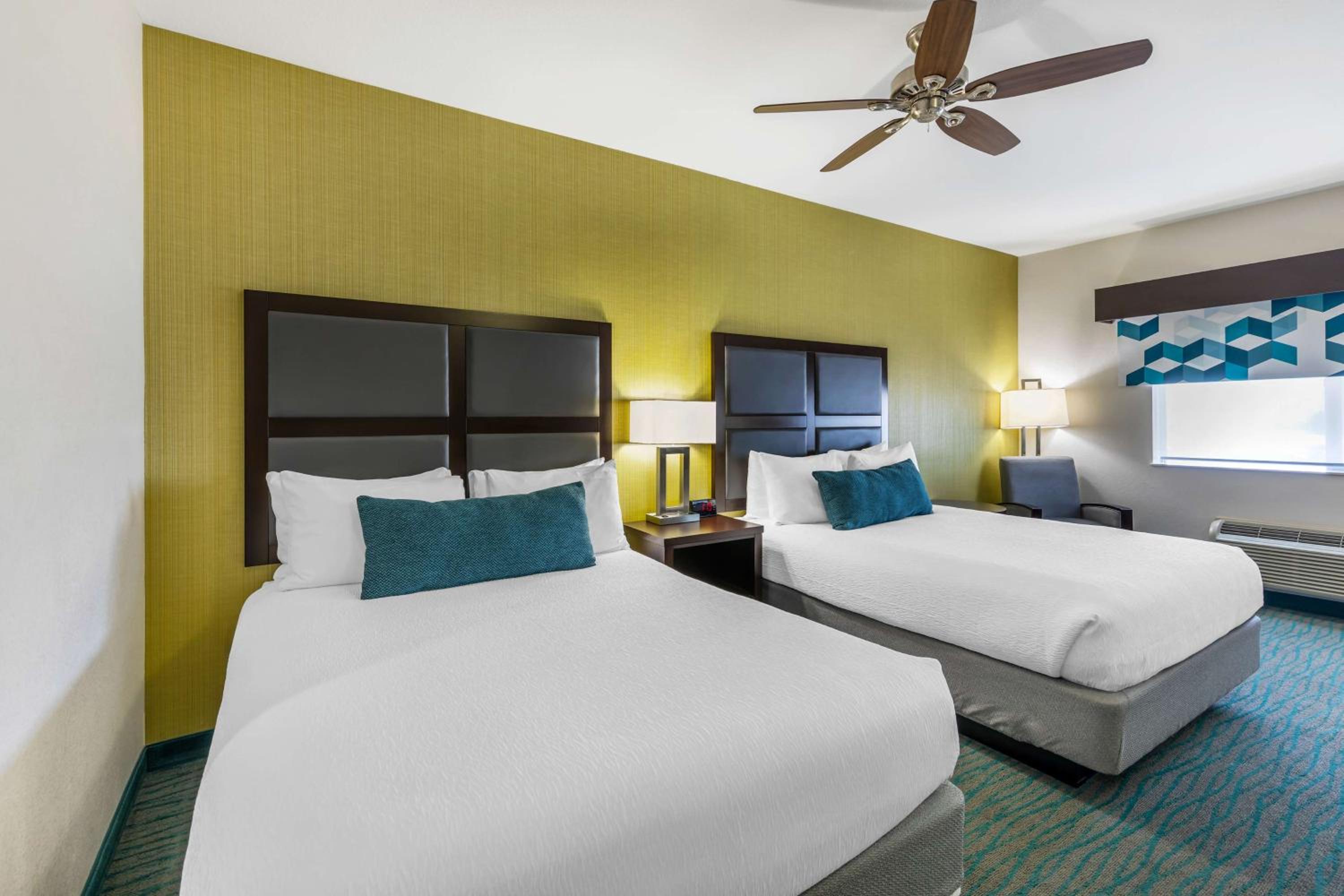 Queen Room with Two Queen Beds - Non-Smoking