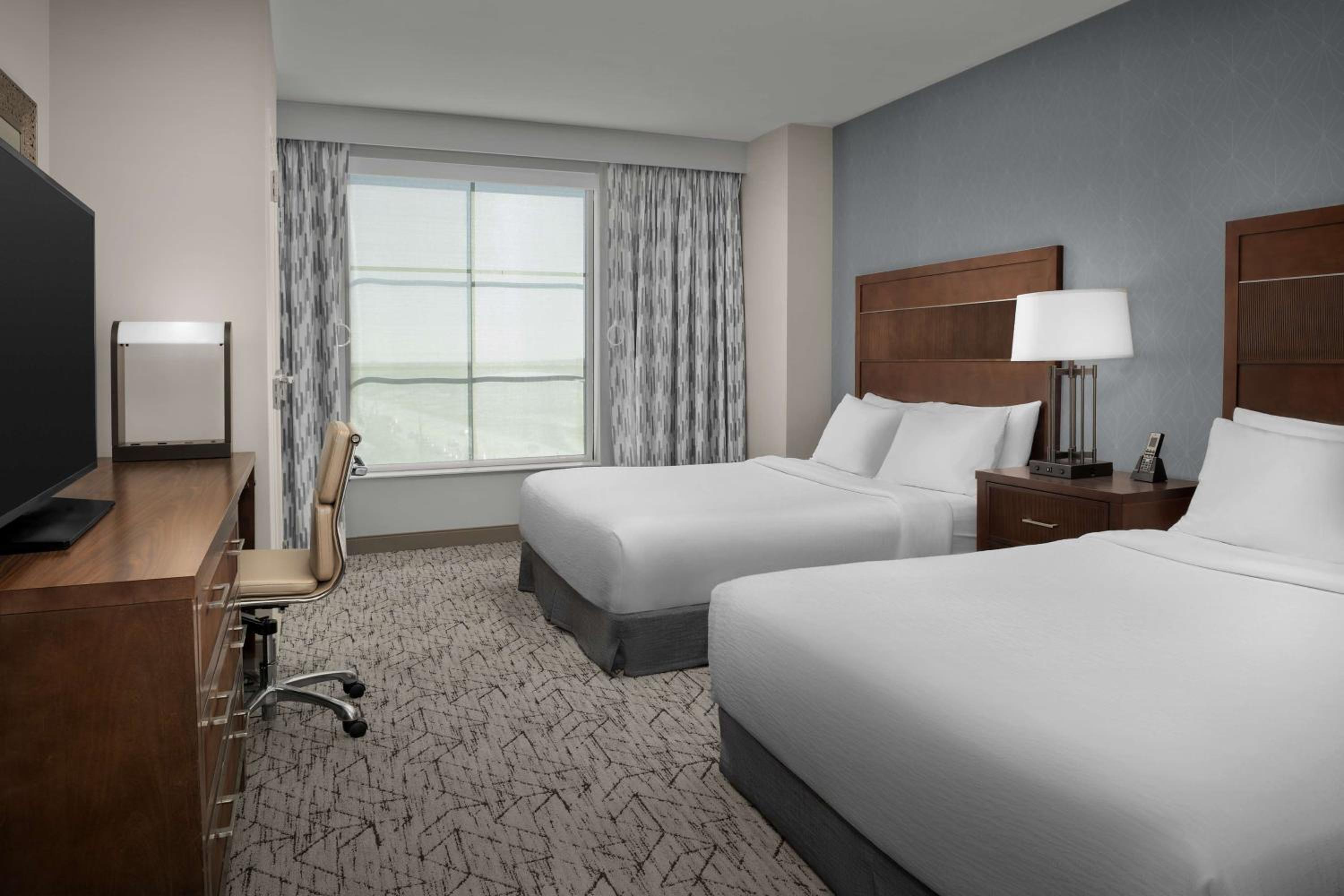 Two-Bedroom Suite with Mobility/Hearing Access Tub