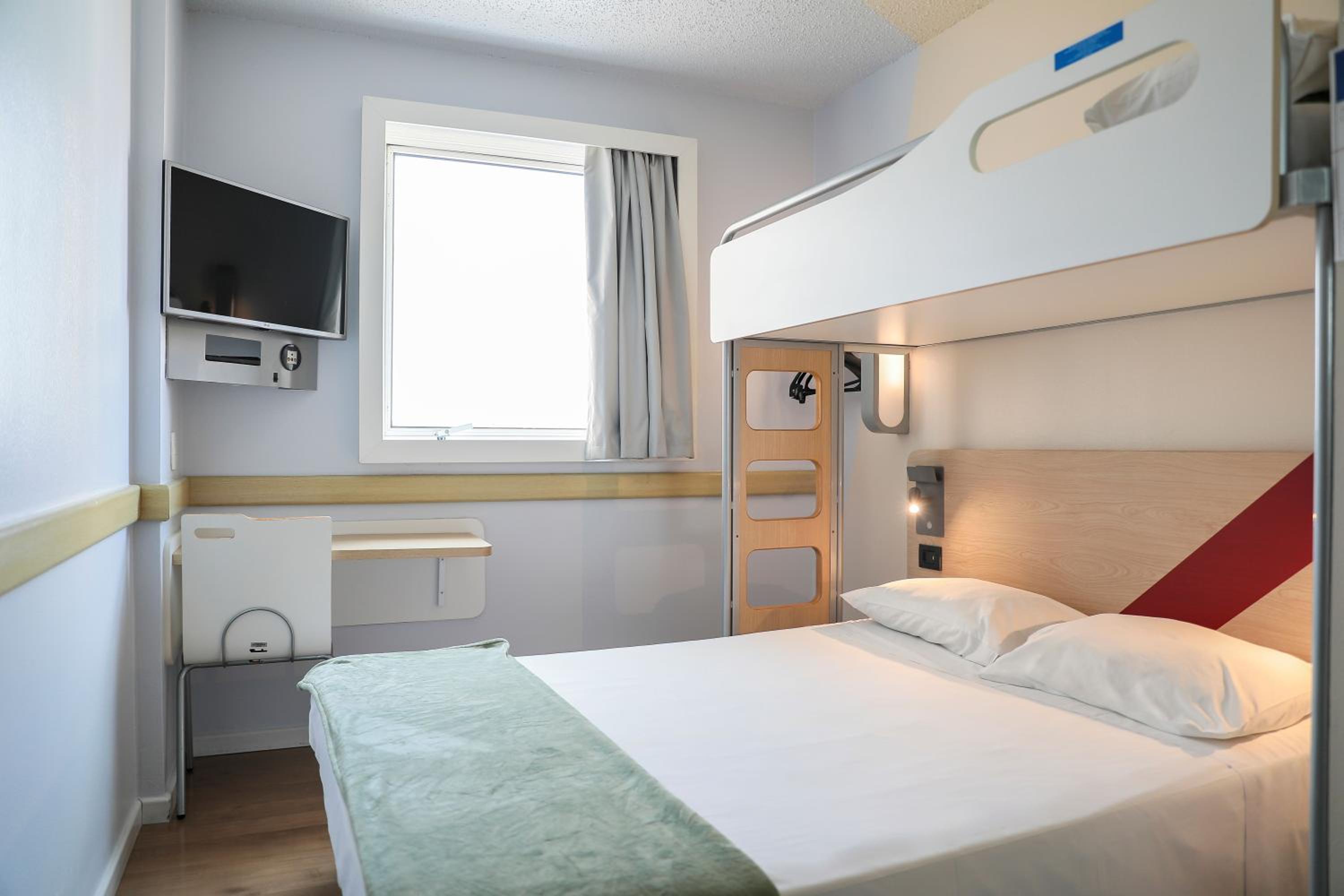 Superior Apartment with One Double and One Single Bed