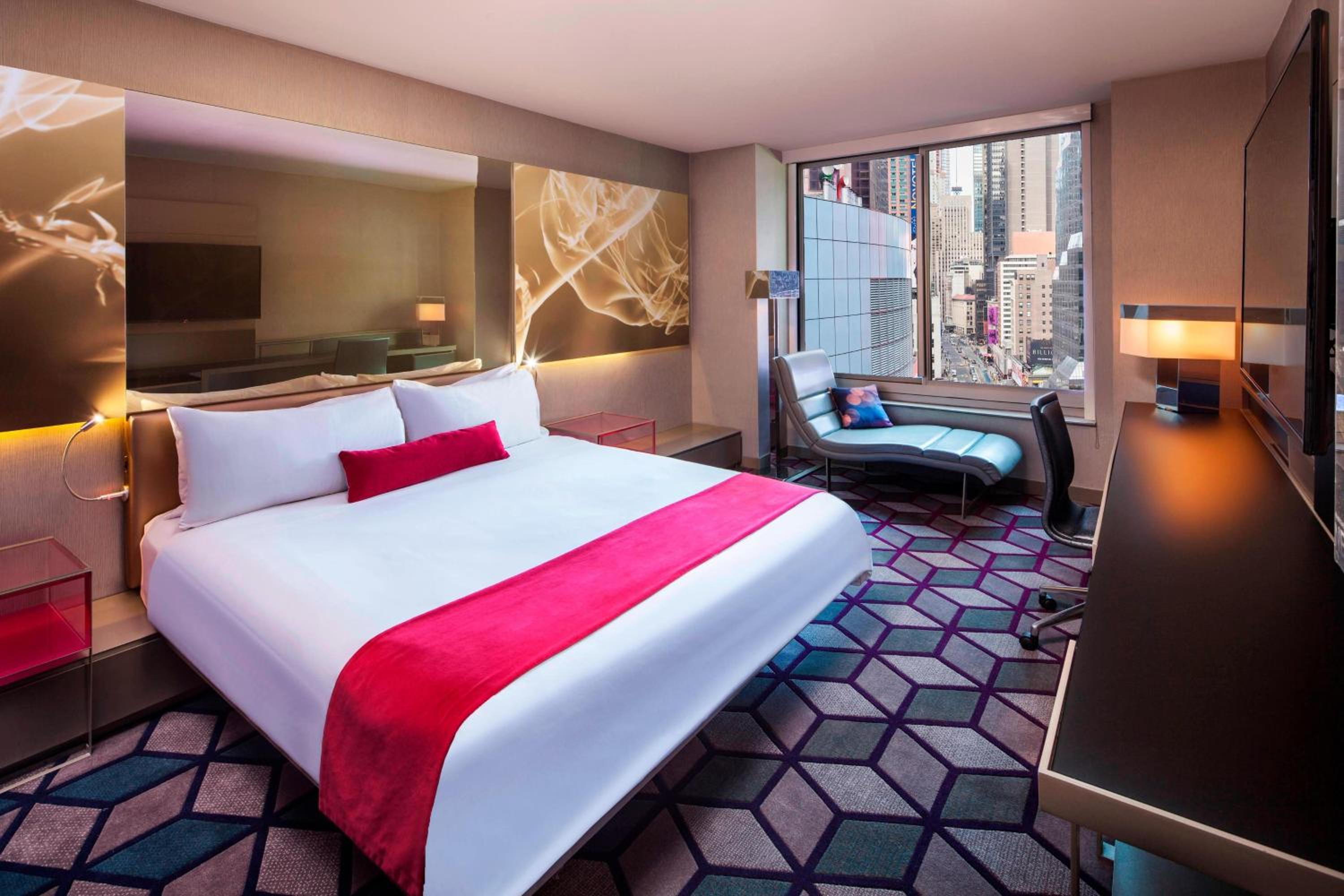 Wonderful Guest room, 1 King, City view