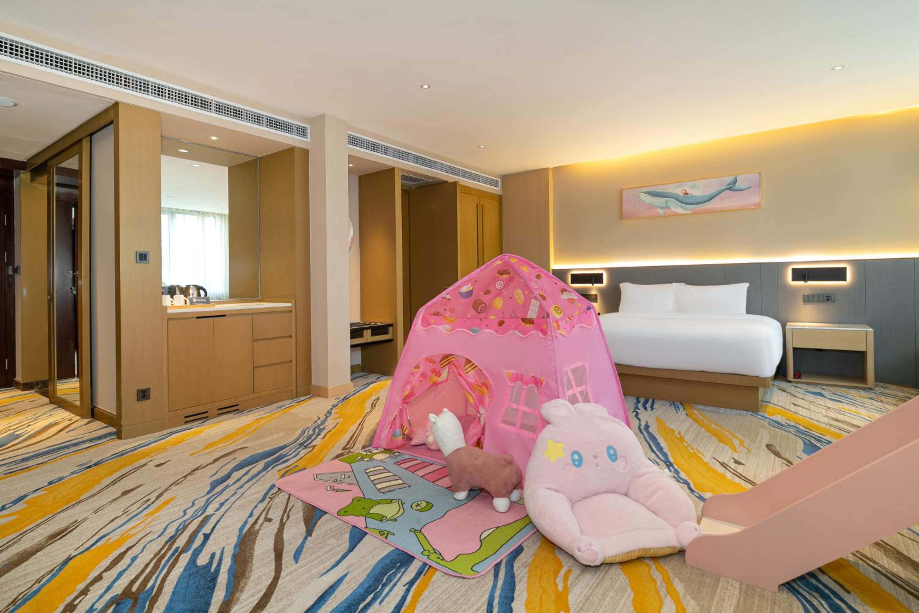 One-Bedroom King Suite
