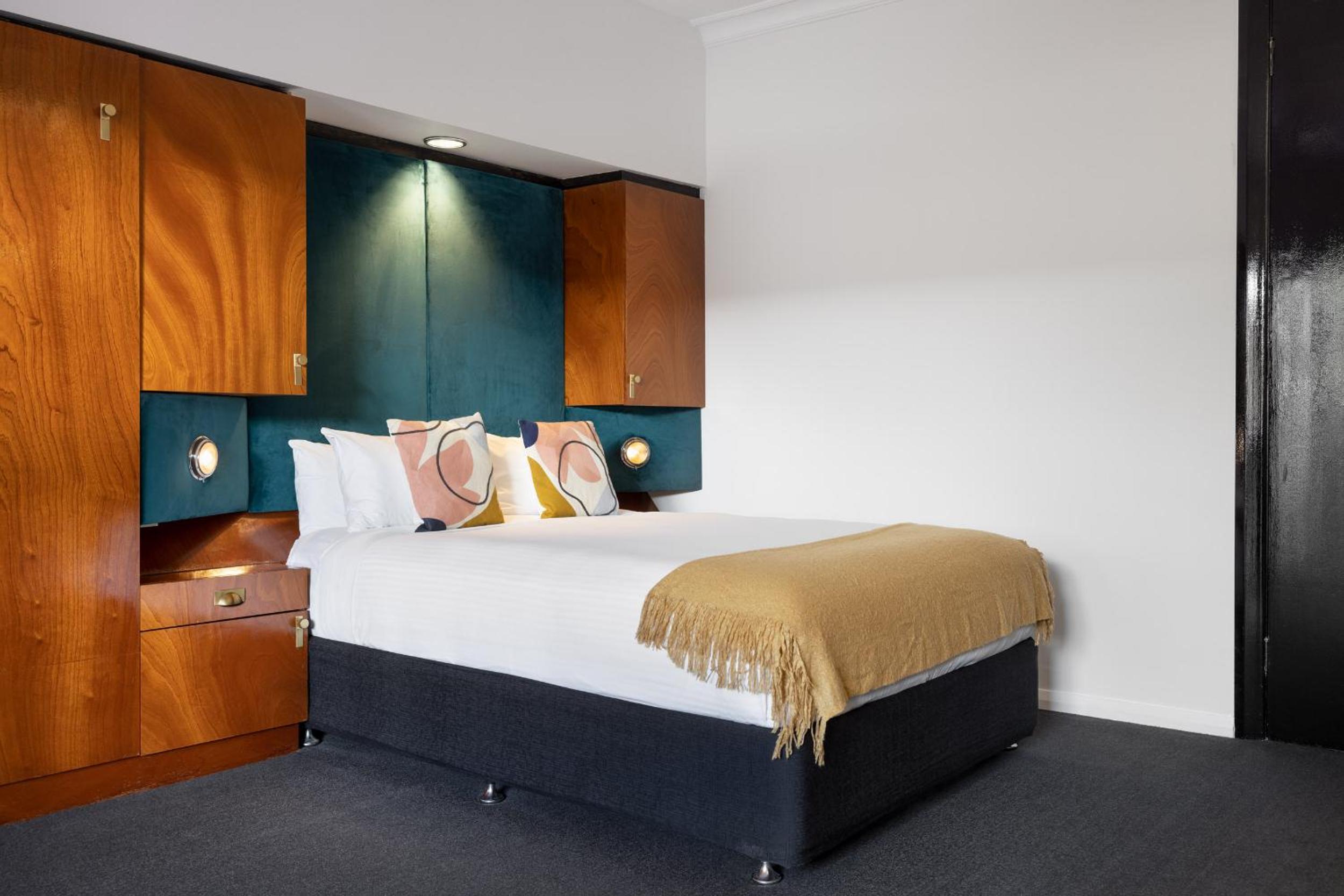 Deluxe Double Studio