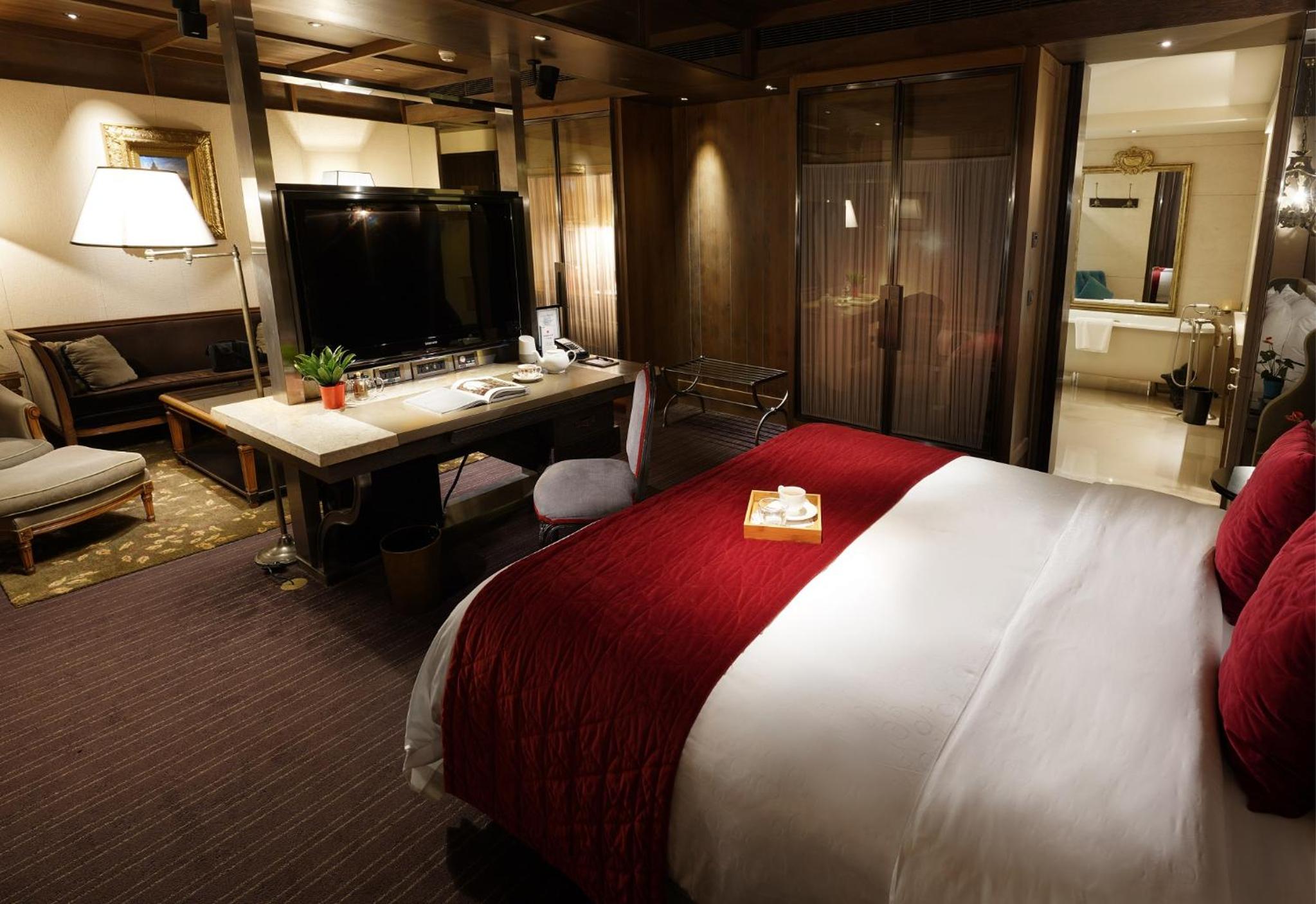 Executive Suite