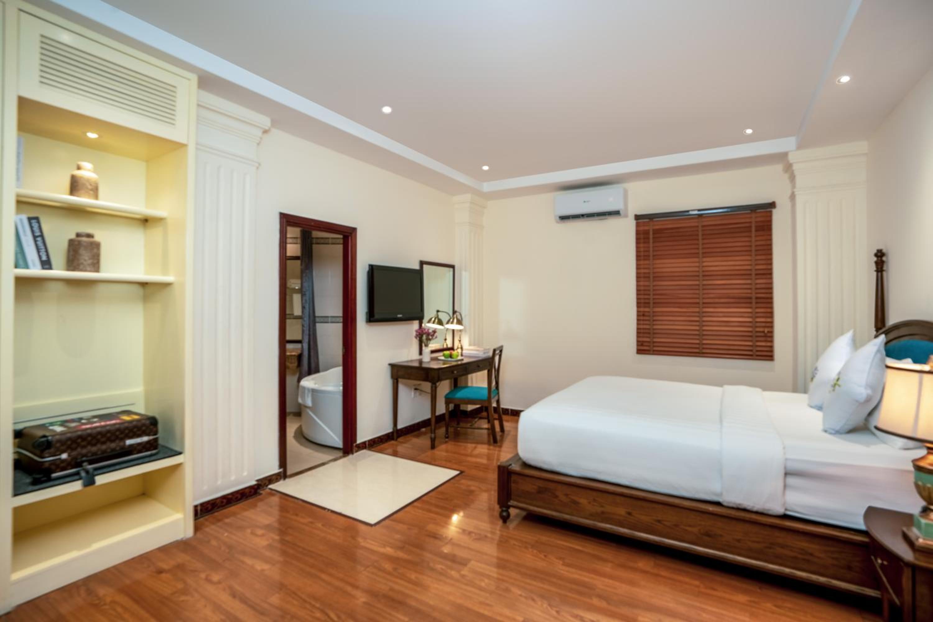 Premium Deluxe Room (No View)