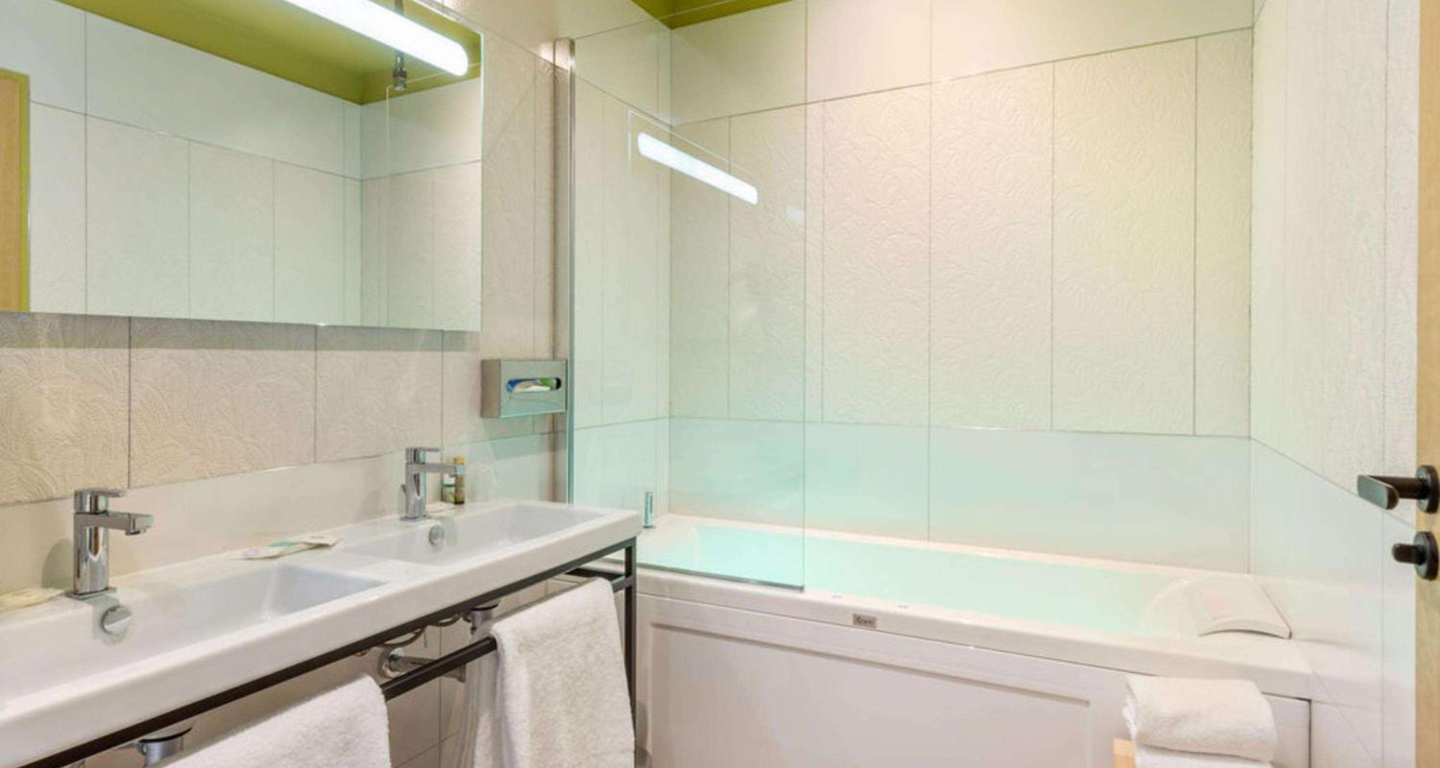 Deluxe Queen Room with Sofa Bed