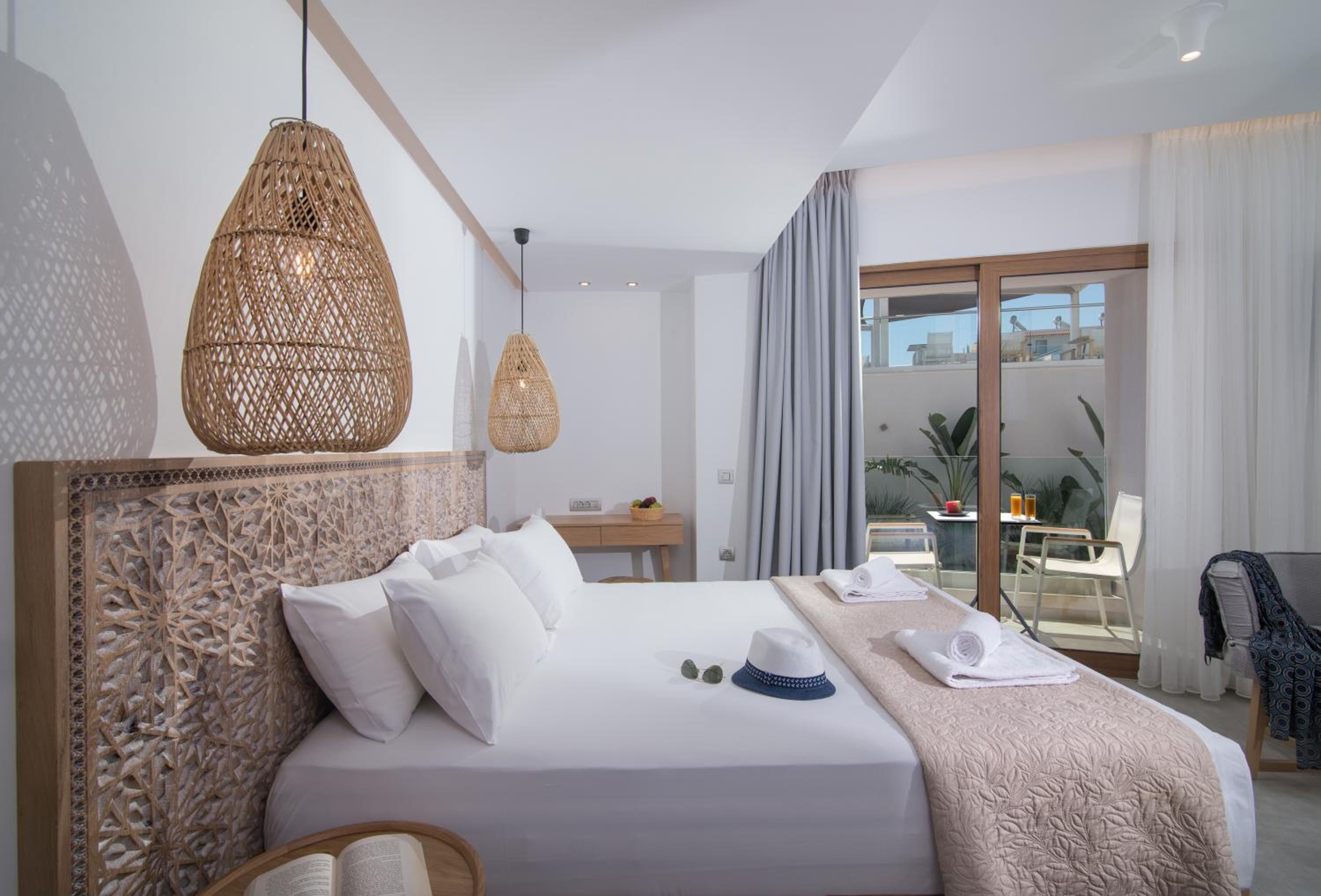 Classic Double Room with Partial Sea View (annex)