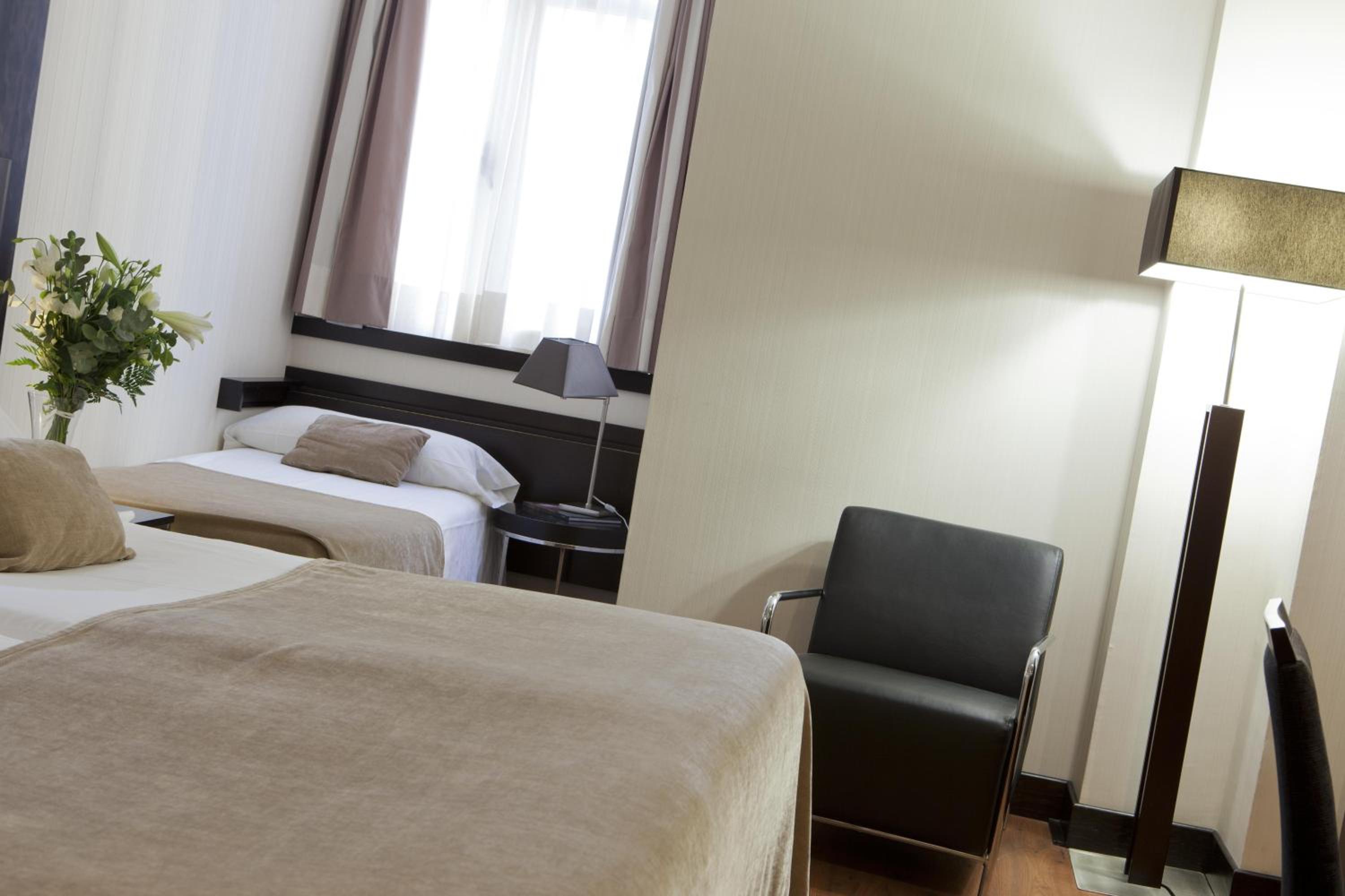 Quintuple Room (2 adults + 3 children)
