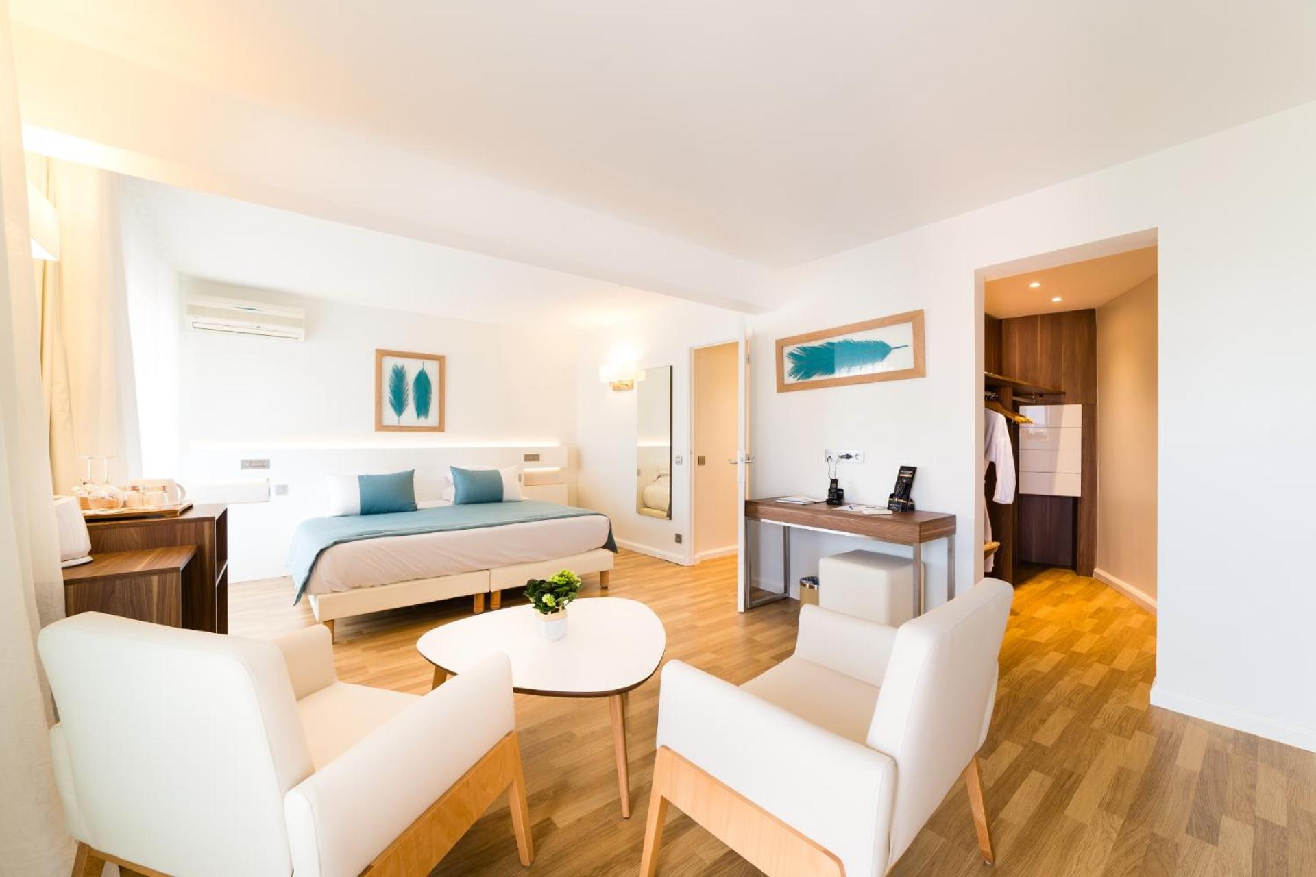 Deluxe Double Room with City View