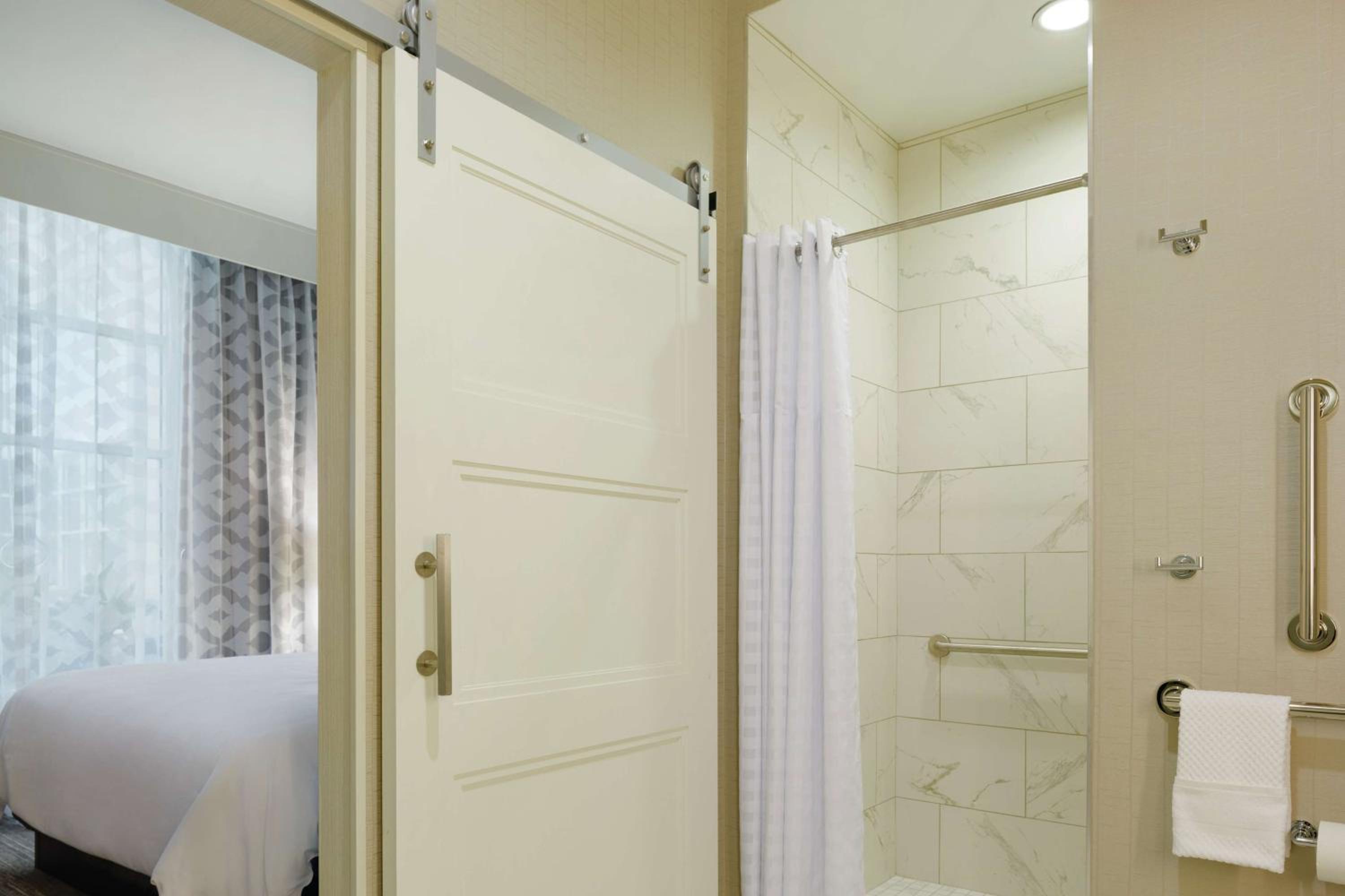 King Suite - Disability Access